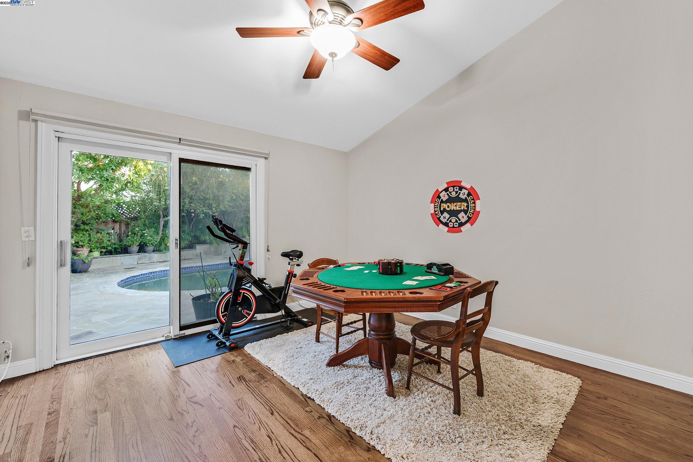 Detail Gallery Image 13 of 43 For 7872 Meadowbrook Ct, Pleasanton,  CA 94588 - 5 Beds | 3 Baths