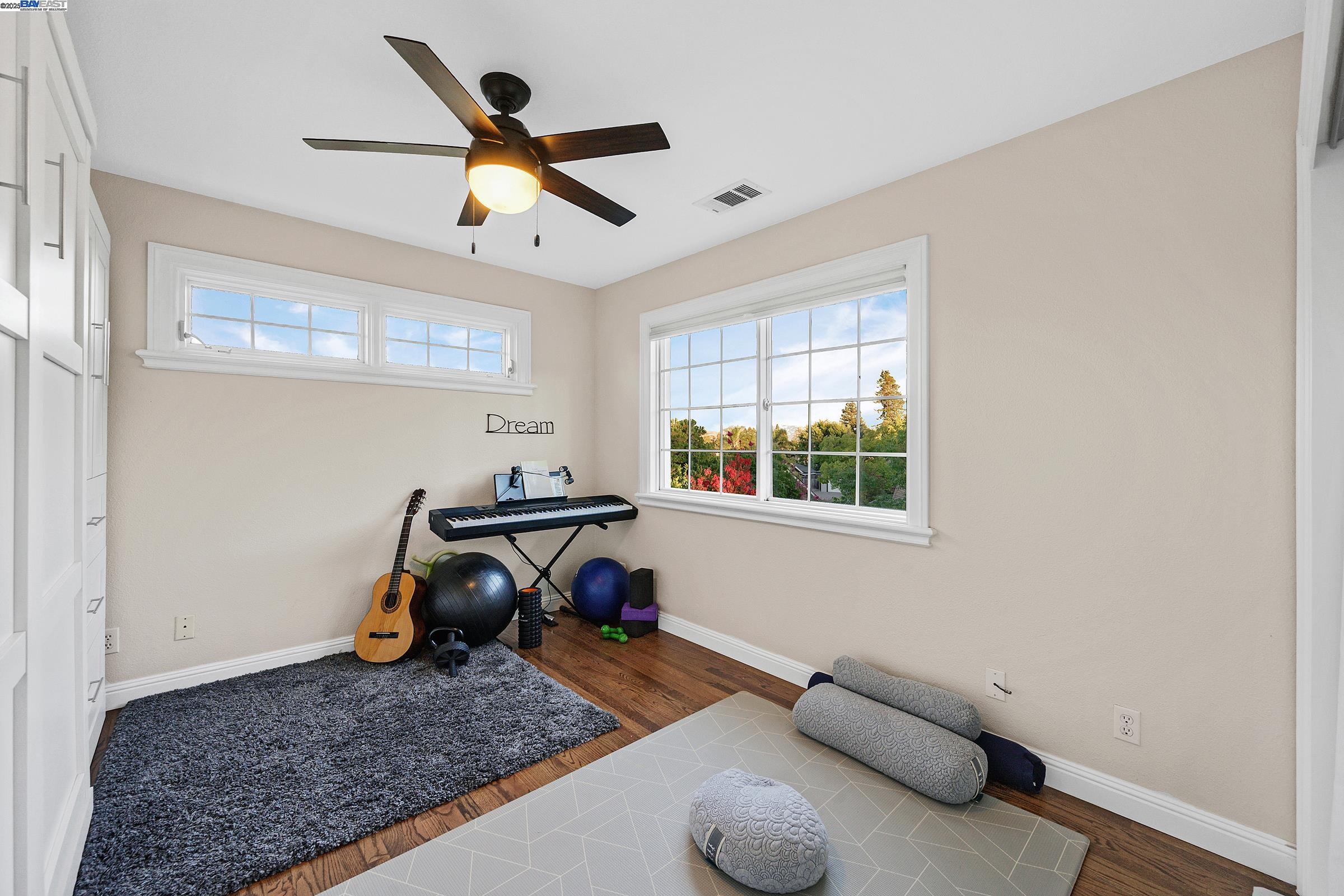 Detail Gallery Image 22 of 43 For 7872 Meadowbrook Ct, Pleasanton,  CA 94588 - 5 Beds | 3 Baths