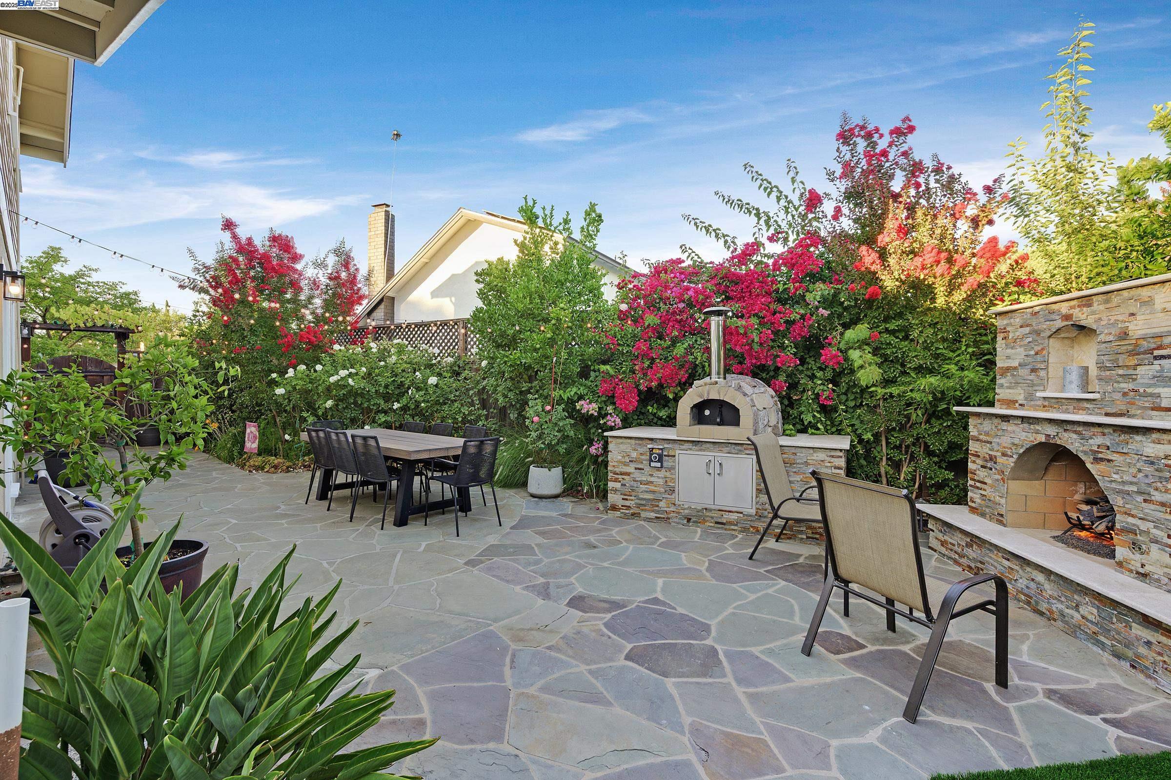 Detail Gallery Image 23 of 43 For 7872 Meadowbrook Ct, Pleasanton,  CA 94588 - 5 Beds | 3 Baths