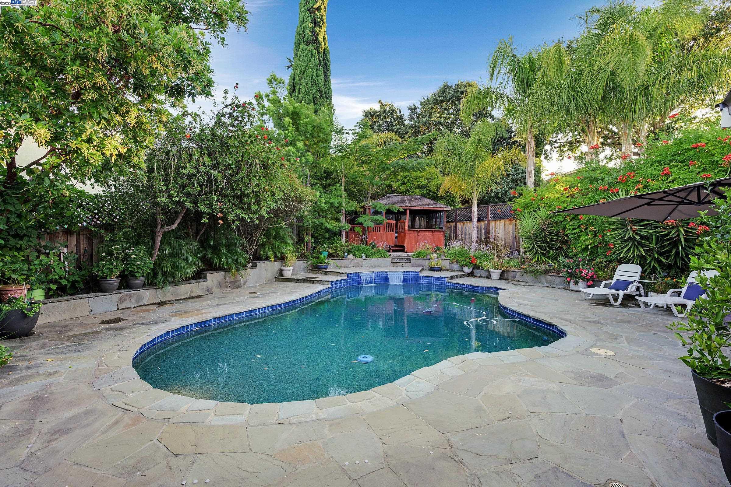 Detail Gallery Image 27 of 43 For 7872 Meadowbrook Ct, Pleasanton,  CA 94588 - 5 Beds | 3 Baths
