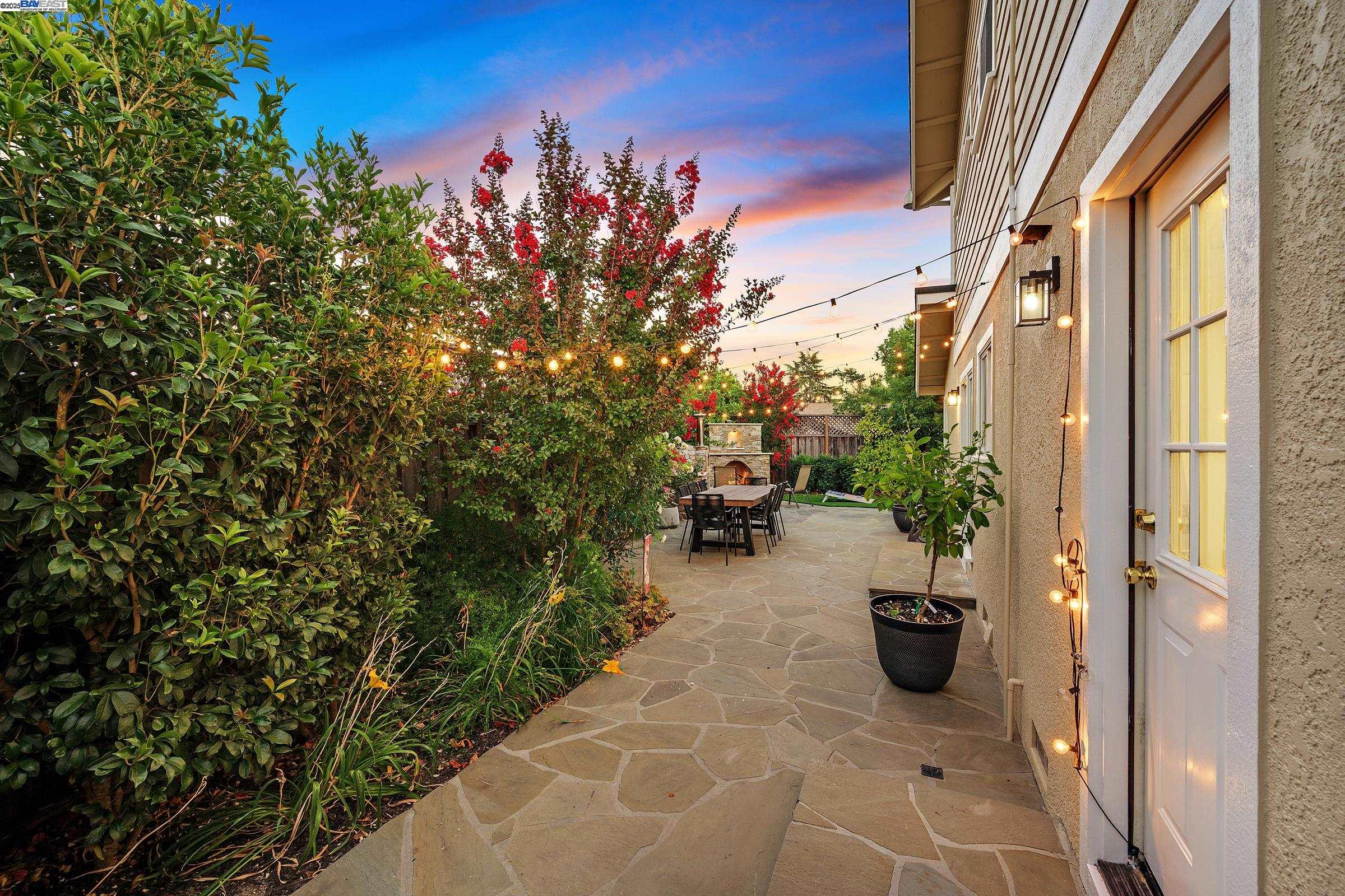 Detail Gallery Image 30 of 43 For 7872 Meadowbrook Ct, Pleasanton,  CA 94588 - 5 Beds | 3 Baths
