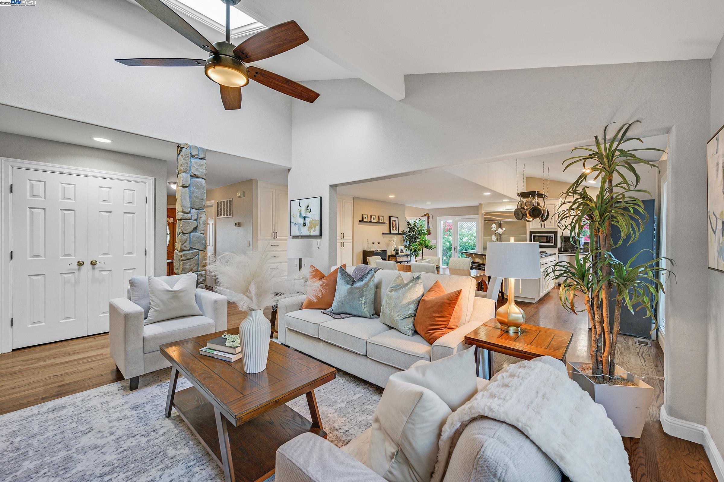 Detail Gallery Image 4 of 43 For 7872 Meadowbrook Ct, Pleasanton,  CA 94588 - 5 Beds | 3 Baths