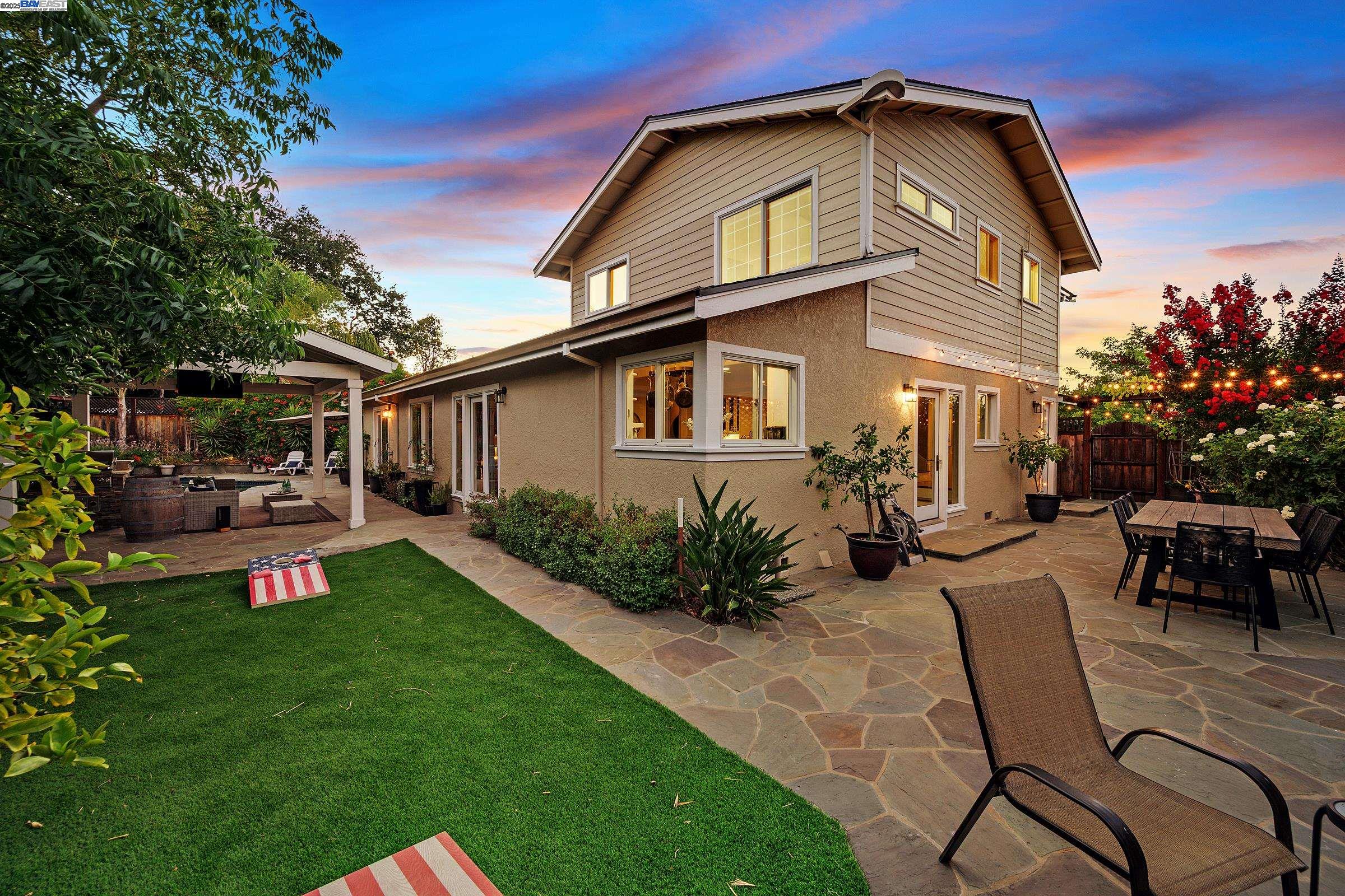 Detail Gallery Image 33 of 43 For 7872 Meadowbrook Ct, Pleasanton,  CA 94588 - 5 Beds | 3 Baths