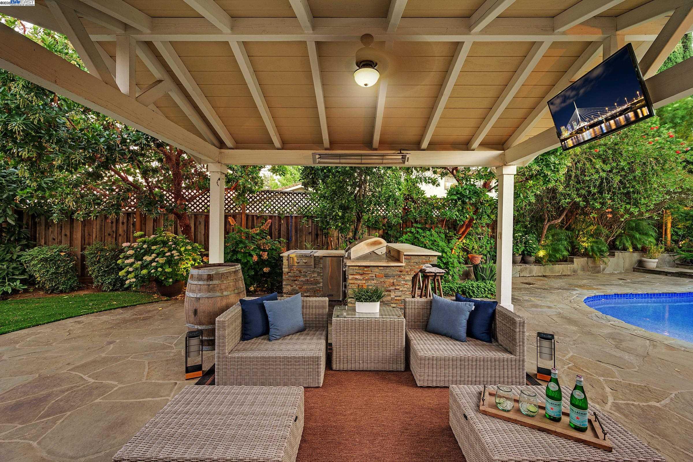 Detail Gallery Image 35 of 43 For 7872 Meadowbrook Ct, Pleasanton,  CA 94588 - 5 Beds | 3 Baths