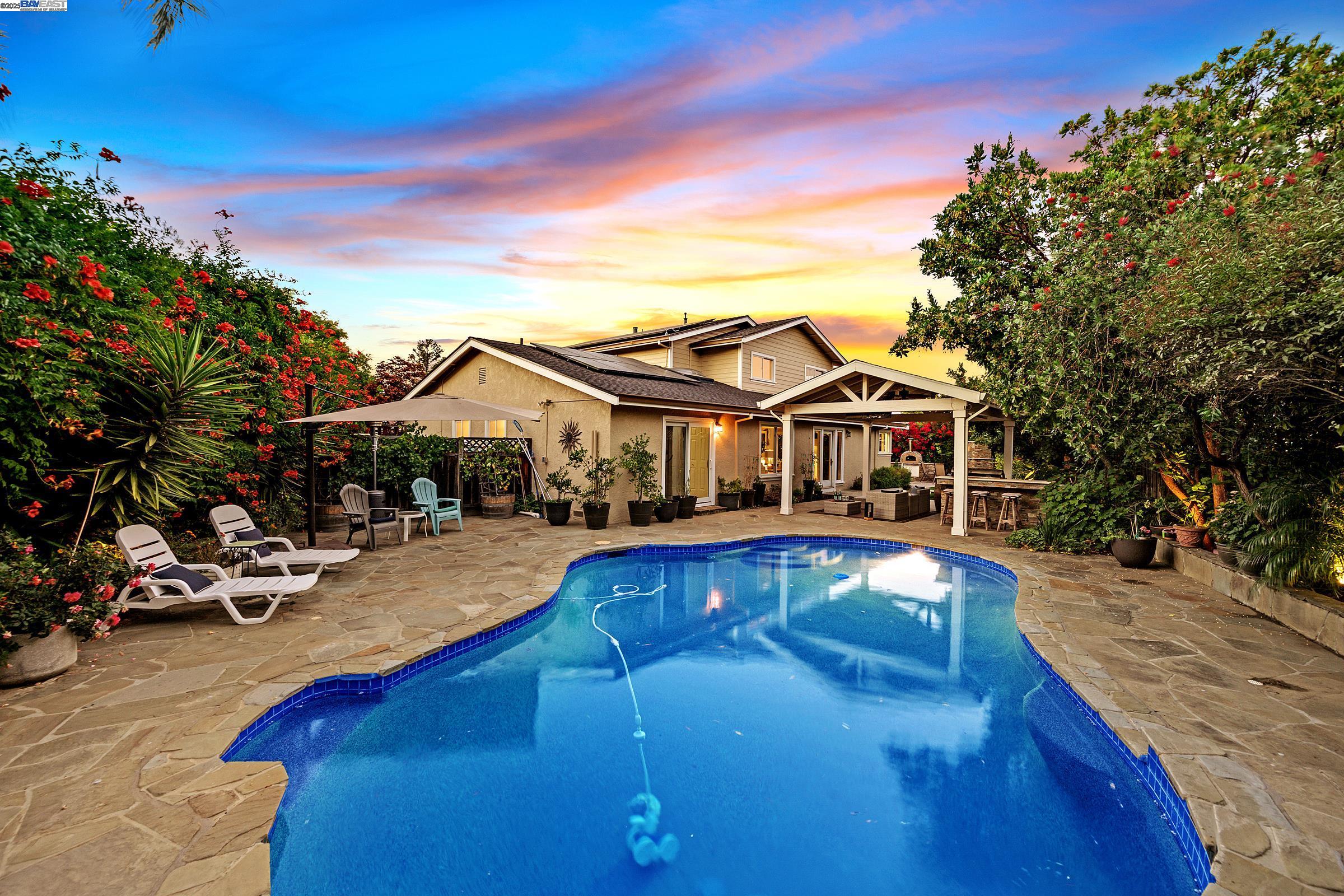 Detail Gallery Image 37 of 43 For 7872 Meadowbrook Ct, Pleasanton,  CA 94588 - 5 Beds | 3 Baths