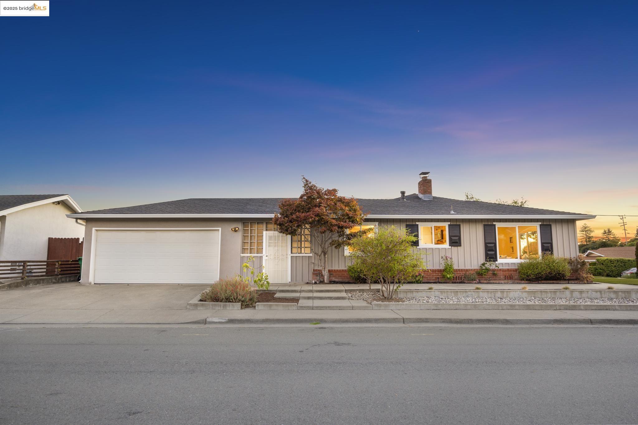Detail Gallery Image 4 of 58 For 3438 May Rd, Richmond,  CA 94803 - 3 Beds | 2 Baths
