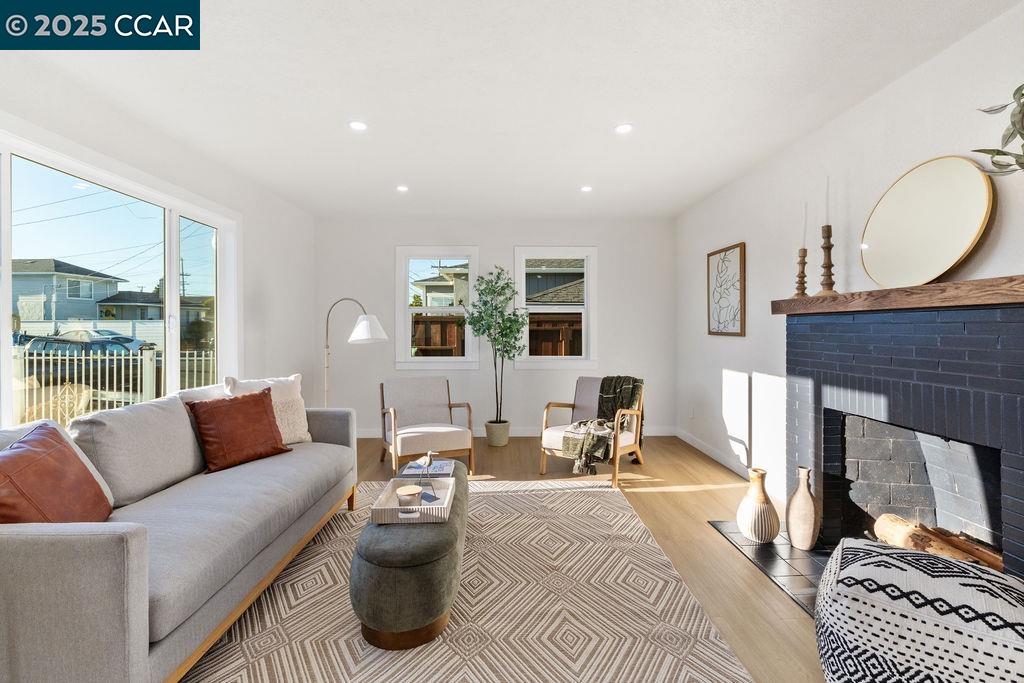 Detail Gallery Image 3 of 23 For 540 38th St, Richmond,  CA 94805 - 2 Beds | 1 Baths