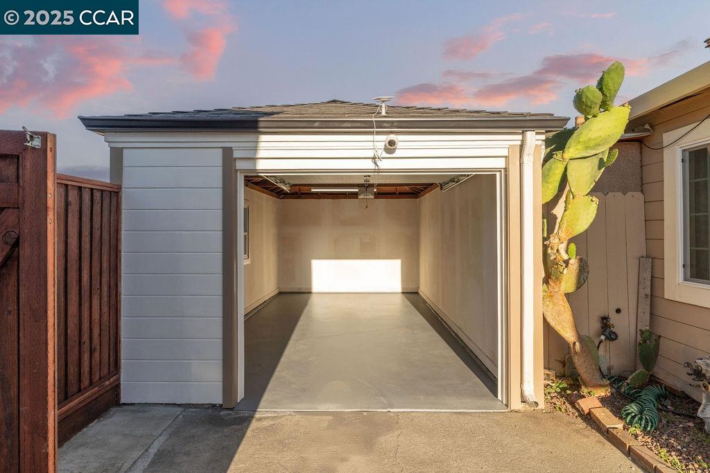 Detail Gallery Image 21 of 23 For 540 38th St, Richmond,  CA 94805 - 2 Beds | 1 Baths