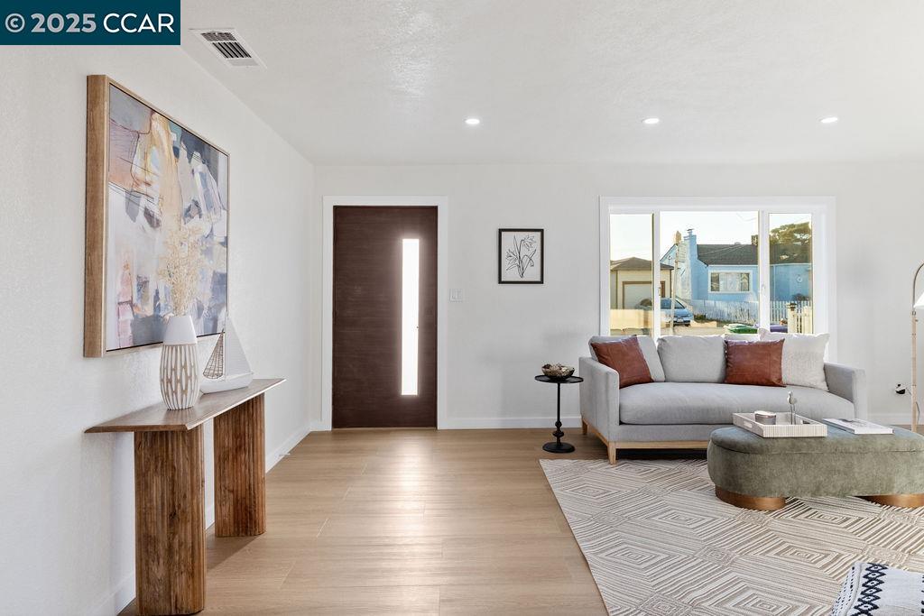 Detail Gallery Image 5 of 23 For 540 38th St, Richmond,  CA 94805 - 2 Beds | 1 Baths