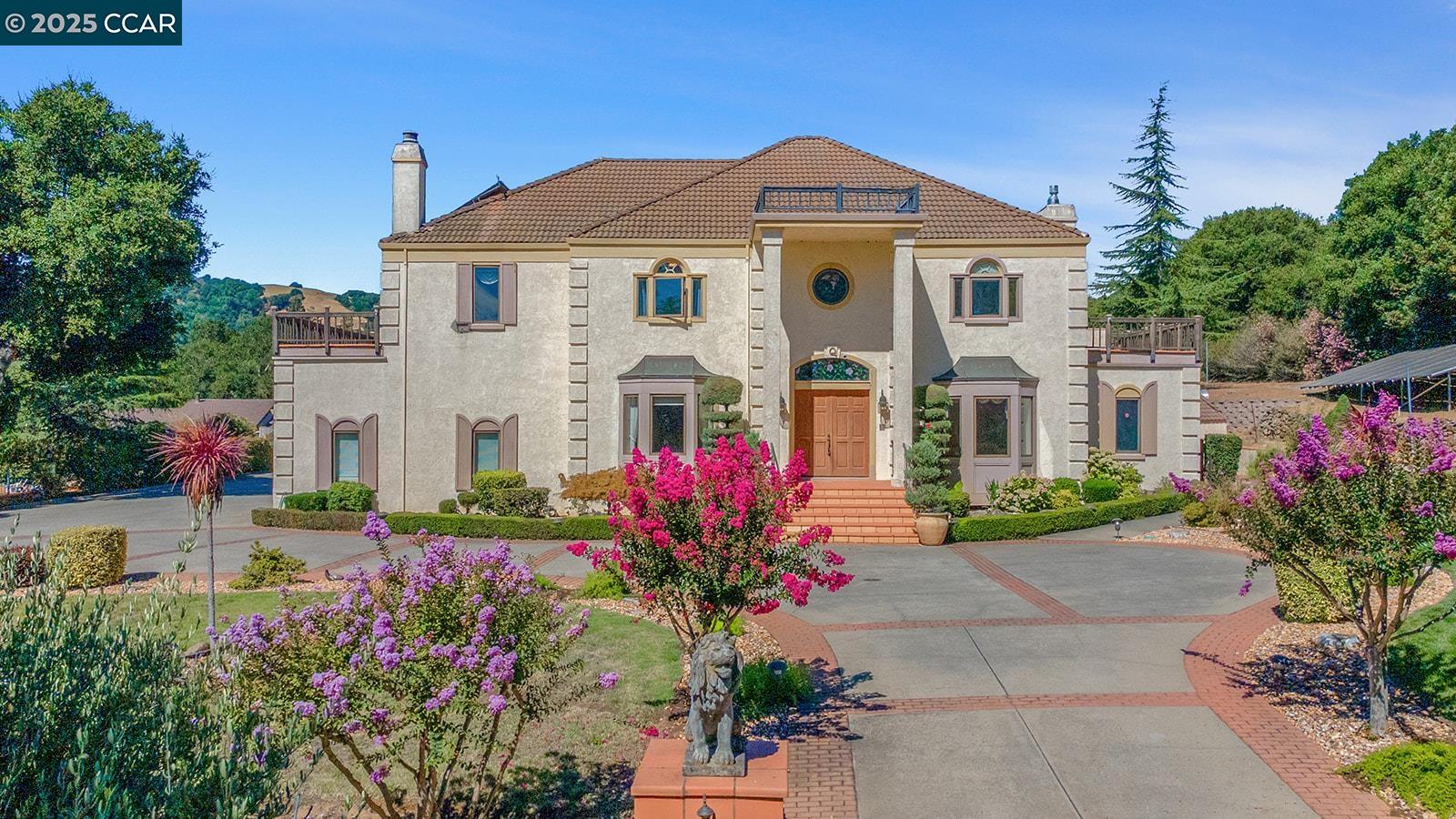 Detail Gallery Image 2 of 29 For 5278 Alhambra Valley Rd, Martinez,  CA 94553 - 5 Beds | 3 Baths