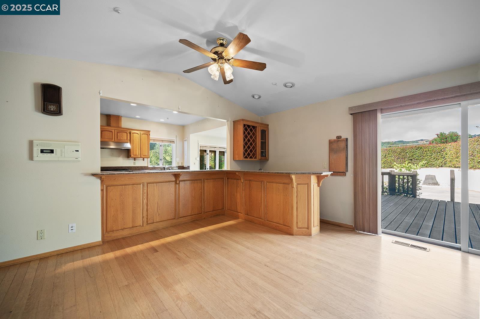 Detail Gallery Image 13 of 29 For 5278 Alhambra Valley Rd, Martinez,  CA 94553 - 5 Beds | 3 Baths