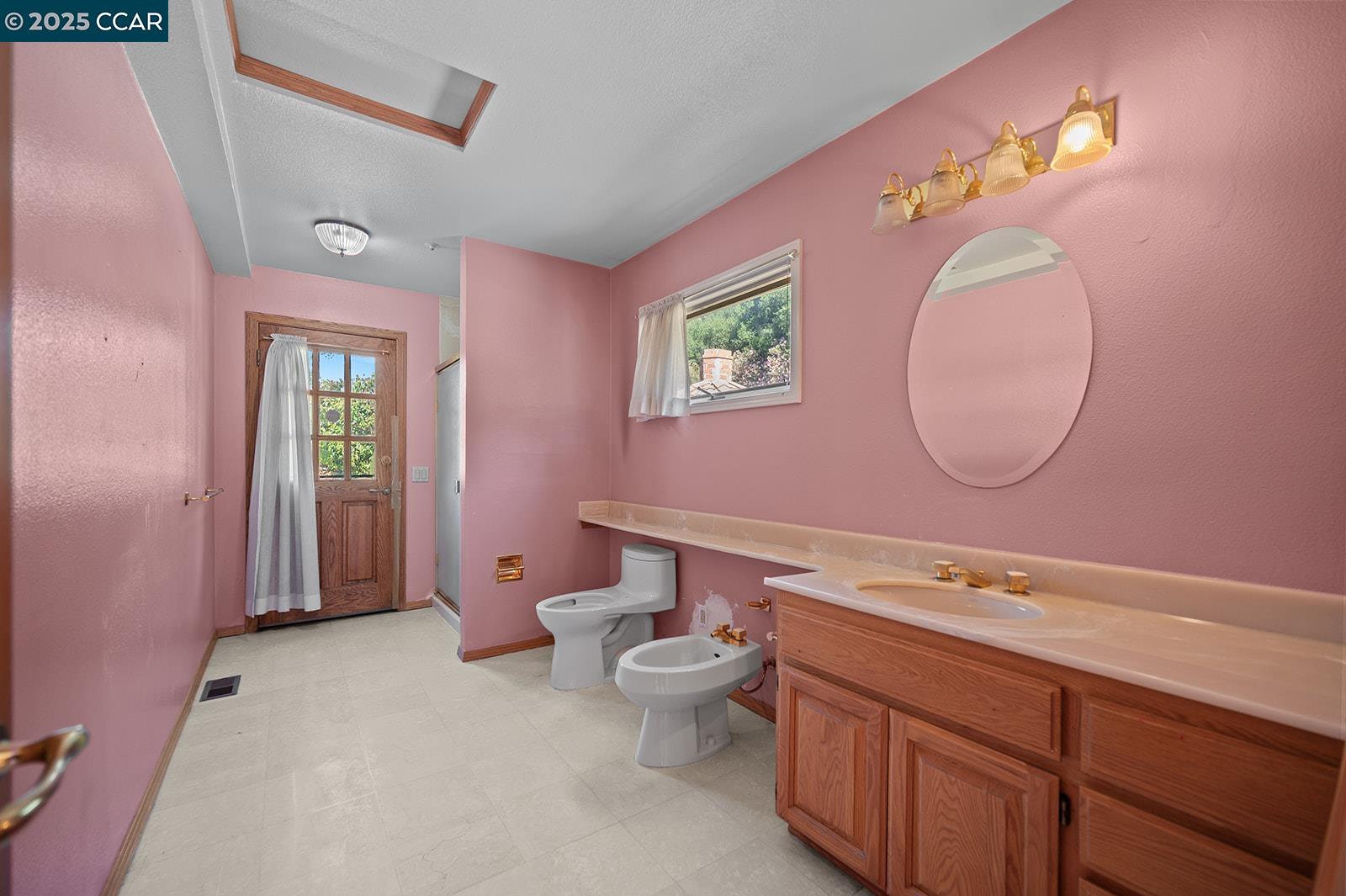 Detail Gallery Image 23 of 29 For 5278 Alhambra Valley Rd, Martinez,  CA 94553 - 5 Beds | 3 Baths