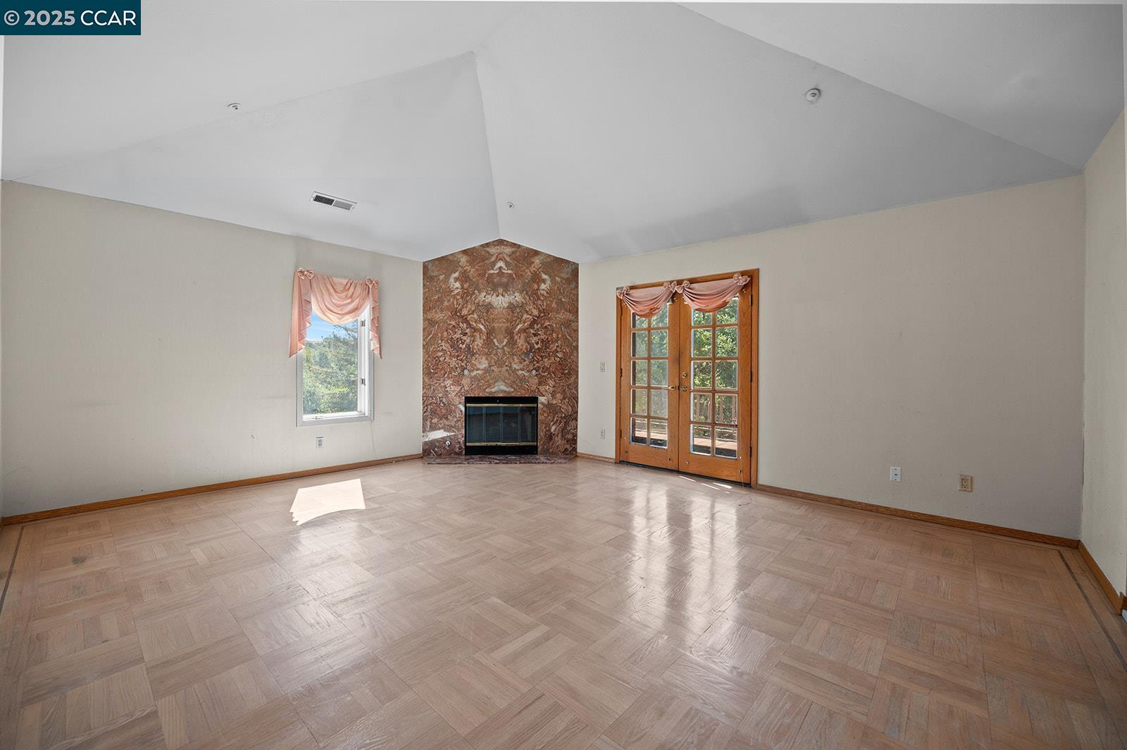 Detail Gallery Image 24 of 29 For 5278 Alhambra Valley Rd, Martinez,  CA 94553 - 5 Beds | 3 Baths