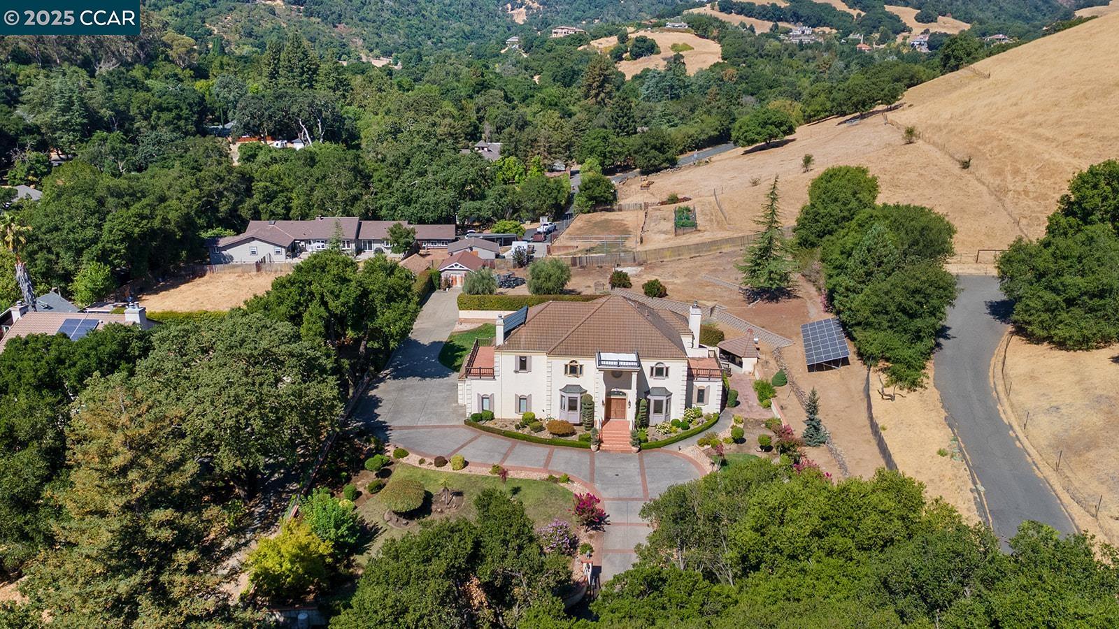 Detail Gallery Image 4 of 29 For 5278 Alhambra Valley Rd, Martinez,  CA 94553 - 5 Beds | 3 Baths
