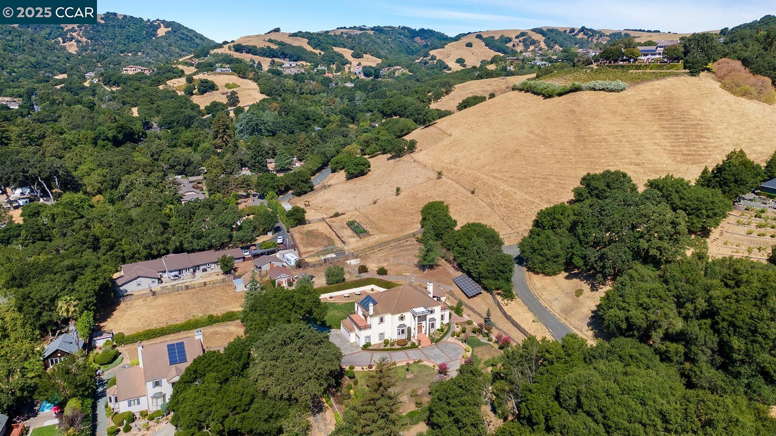 Detail Gallery Image 5 of 29 For 5278 Alhambra Valley Rd, Martinez,  CA 94553 - 5 Beds | 3 Baths