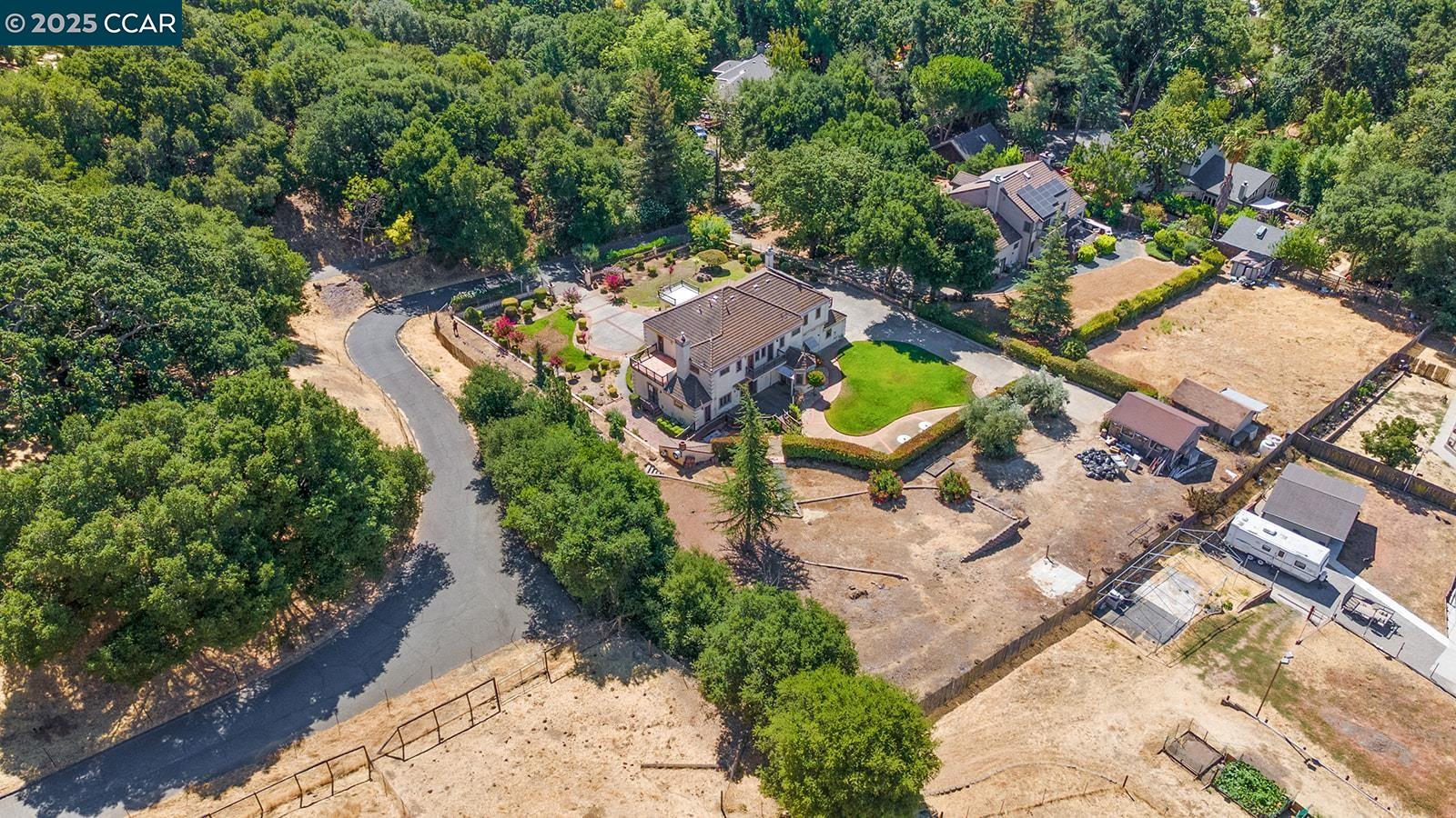 Detail Gallery Image 6 of 29 For 5278 Alhambra Valley Rd, Martinez,  CA 94553 - 5 Beds | 3 Baths