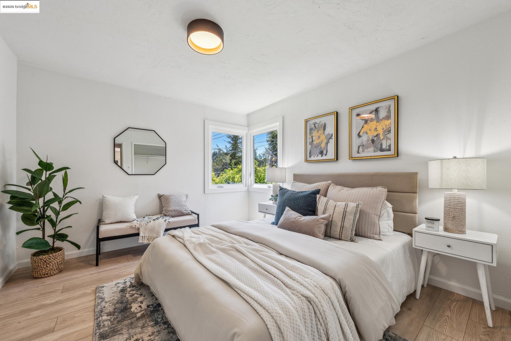 Detail Gallery Image 20 of 40 For 7069 Saroni Dr, Oakland,  CA 94611 - 2 Beds | 1 Baths