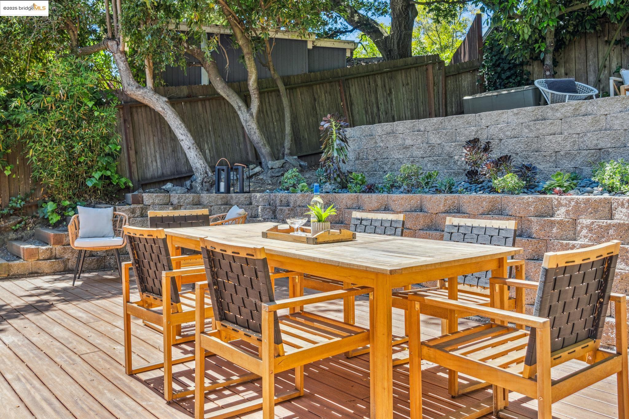 Detail Gallery Image 28 of 40 For 7069 Saroni Dr, Oakland,  CA 94611 - 2 Beds | 1 Baths