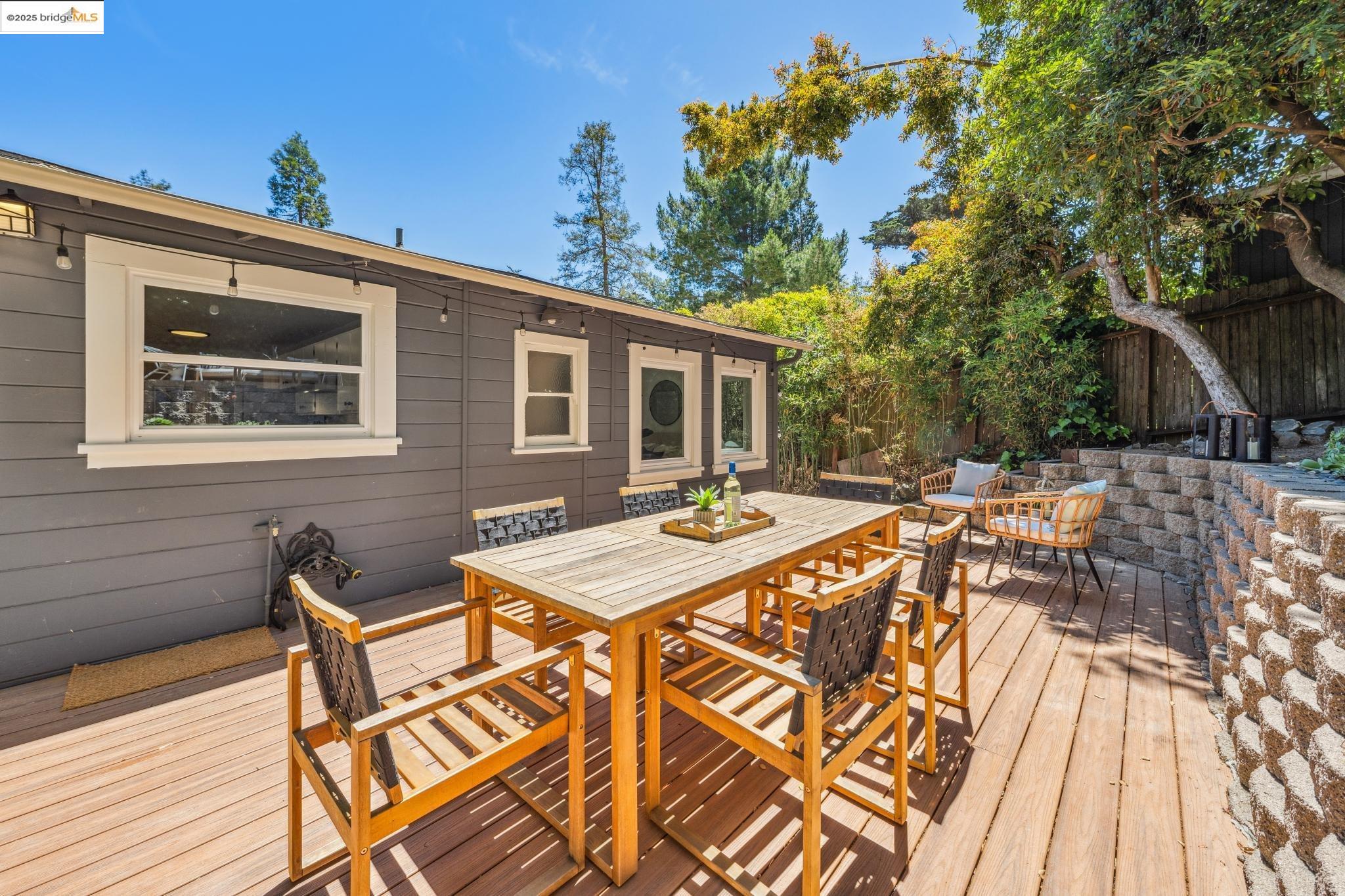Detail Gallery Image 29 of 40 For 7069 Saroni Dr, Oakland,  CA 94611 - 2 Beds | 1 Baths