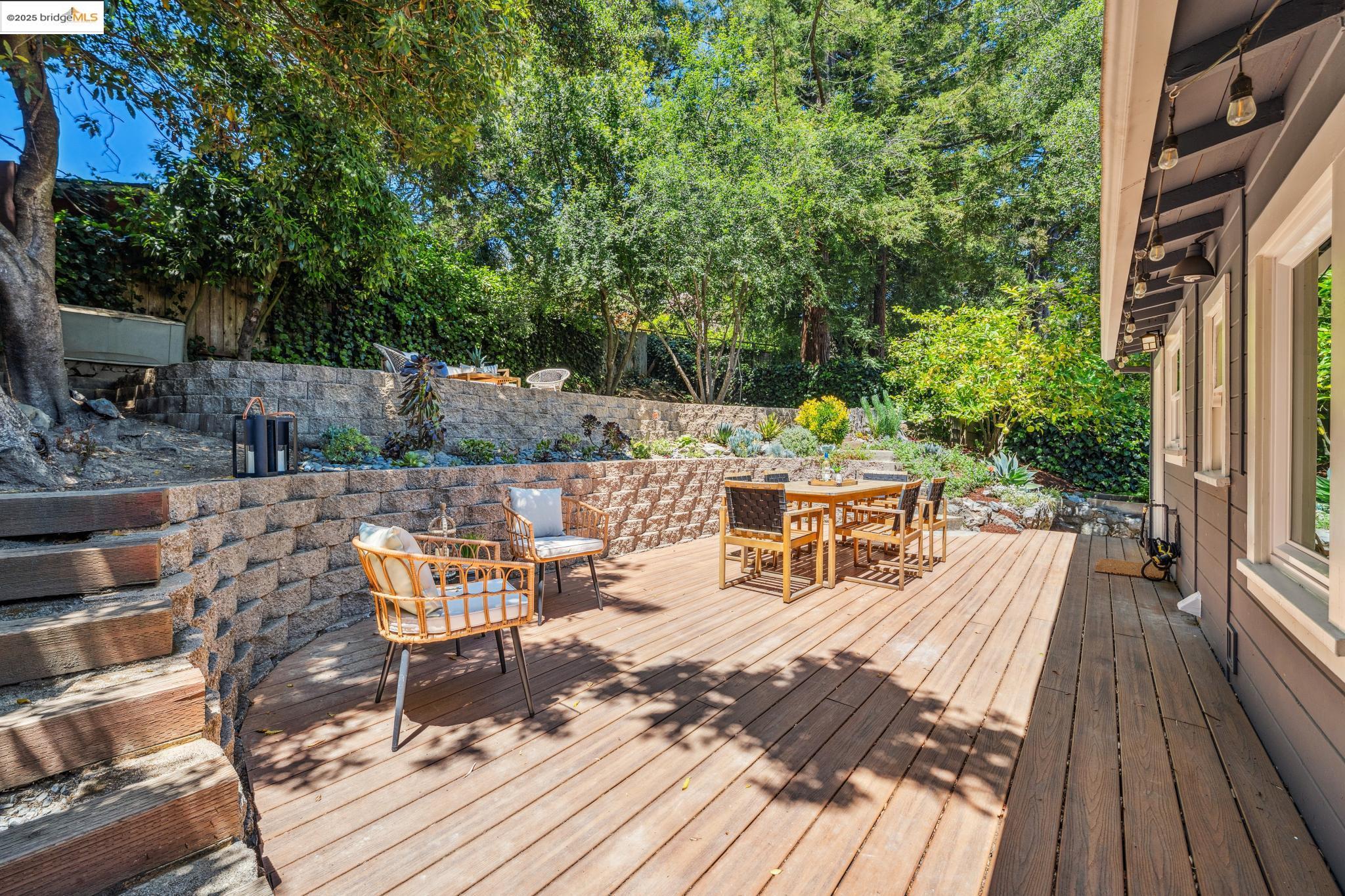 Detail Gallery Image 30 of 40 For 7069 Saroni Dr, Oakland,  CA 94611 - 2 Beds | 1 Baths