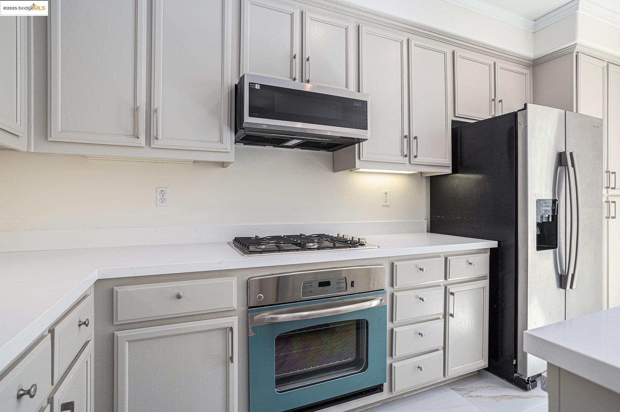 Detail Gallery Image 12 of 34 For 3730 Whitworth Dr, Dublin,  CA 94568 - 4 Beds | 3/1 Baths