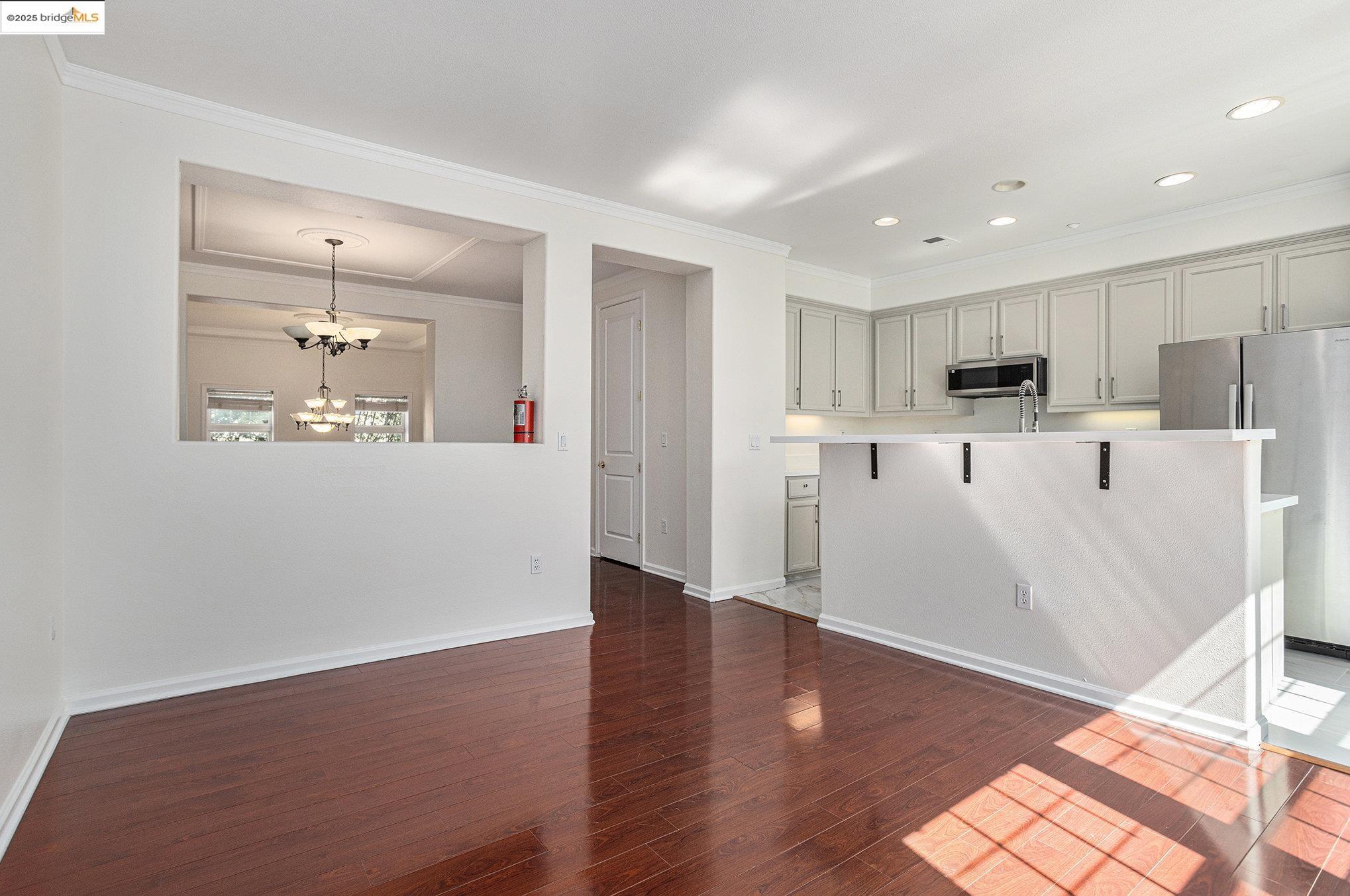 Detail Gallery Image 9 of 34 For 3730 Whitworth Dr, Dublin,  CA 94568 - 4 Beds | 3/1 Baths