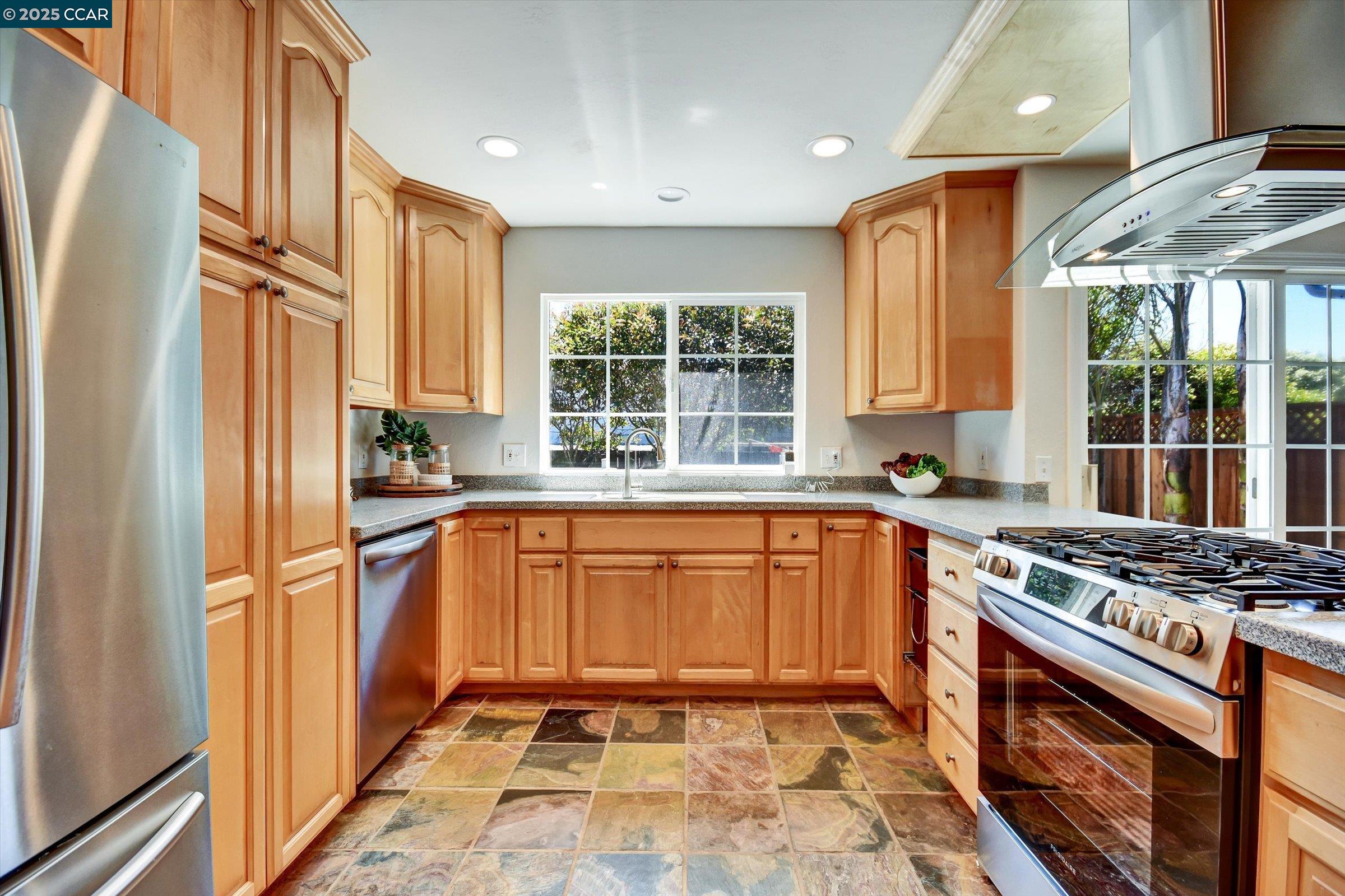 Detail Gallery Image 27 of 43 For 423 Casa Del Mar Dr, Half Moon Bay,  CA 94019 - 4 Beds | 2 Baths