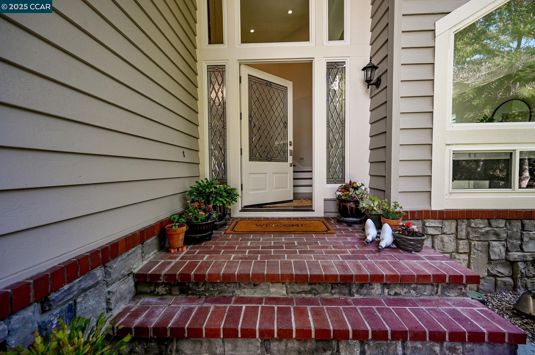 Detail Gallery Image 7 of 56 For 47 Kentfield Ct, Alamo,  CA 94507 - 4 Beds | 2/1 Baths