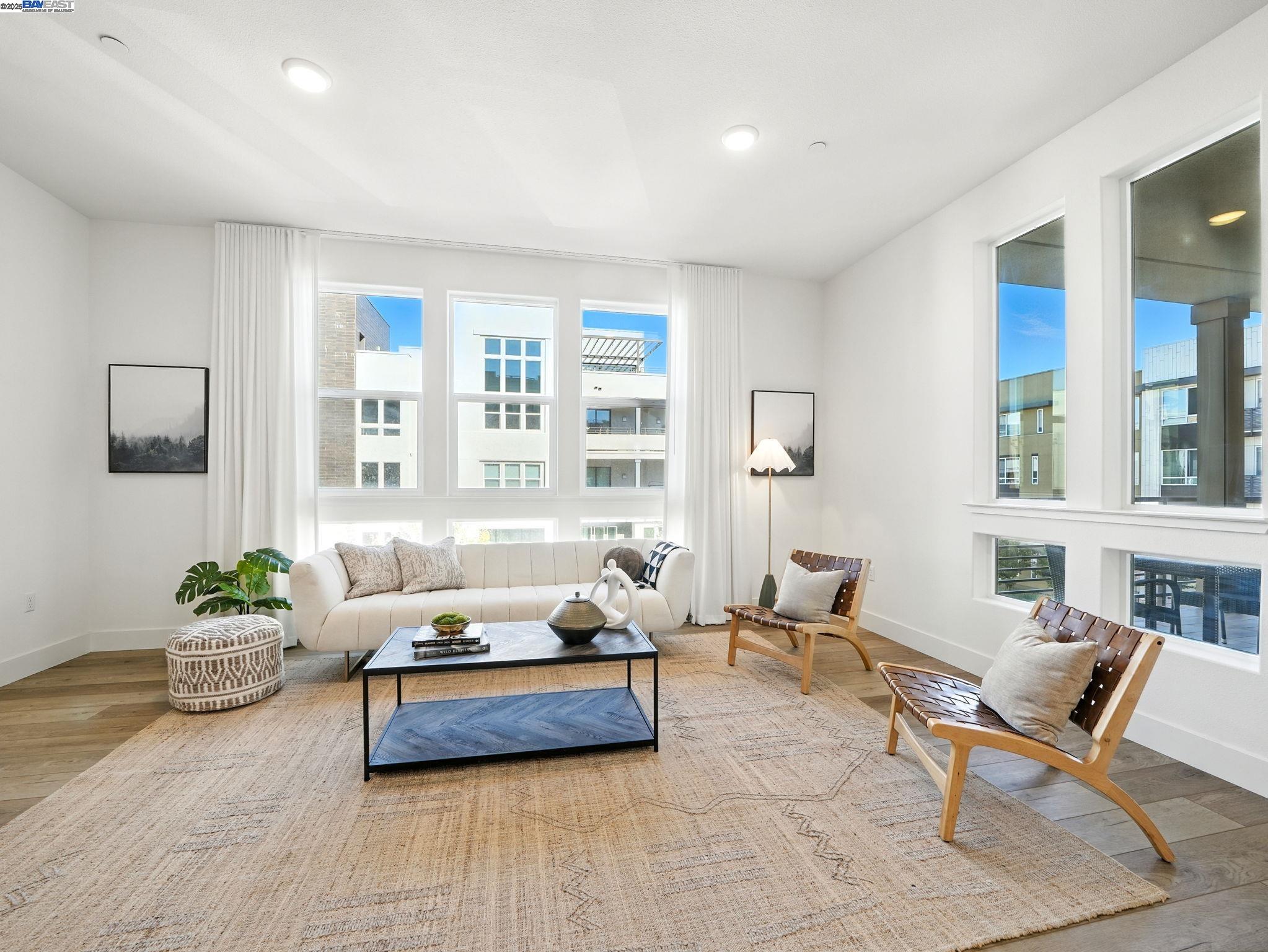 Detail Gallery Image 1 of 32 For 1748 Kilowatt #301,  Fremont,  CA 94538 - 3 Beds | 2/1 Baths