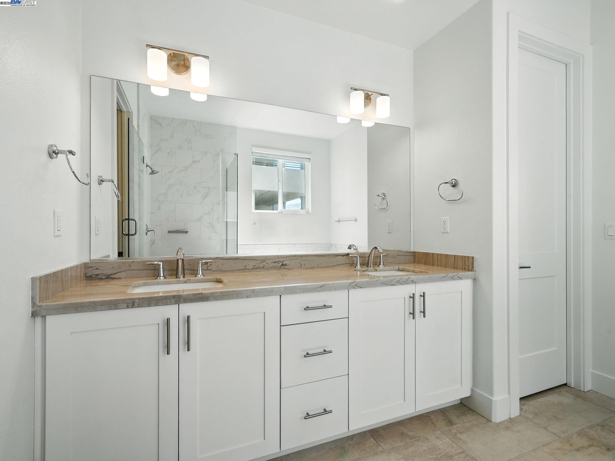 Detail Gallery Image 15 of 32 For 1748 Kilowatt #301,  Fremont,  CA 94538 - 3 Beds | 2/1 Baths