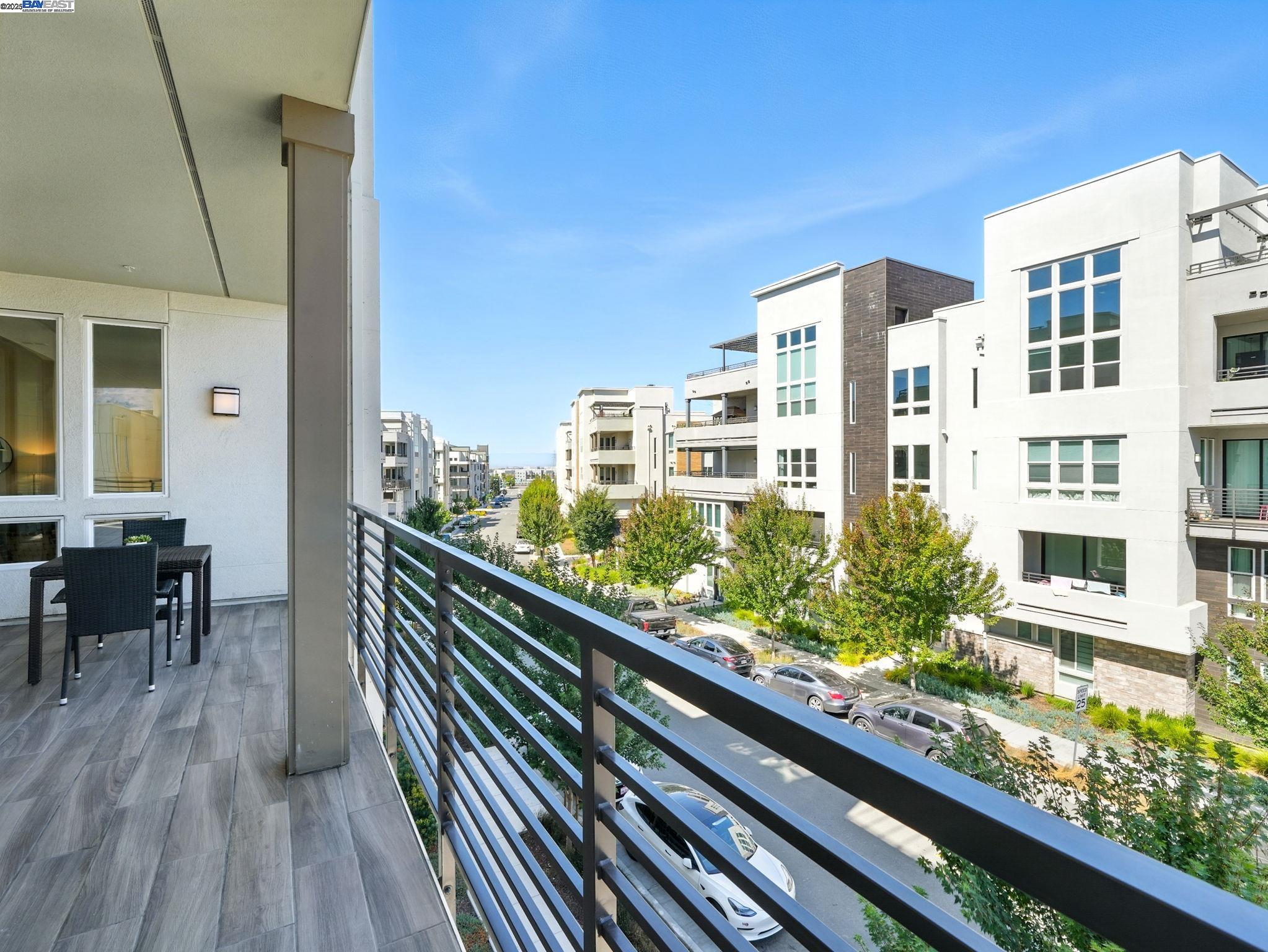 Detail Gallery Image 25 of 32 For 1748 Kilowatt #301,  Fremont,  CA 94538 - 3 Beds | 2/1 Baths