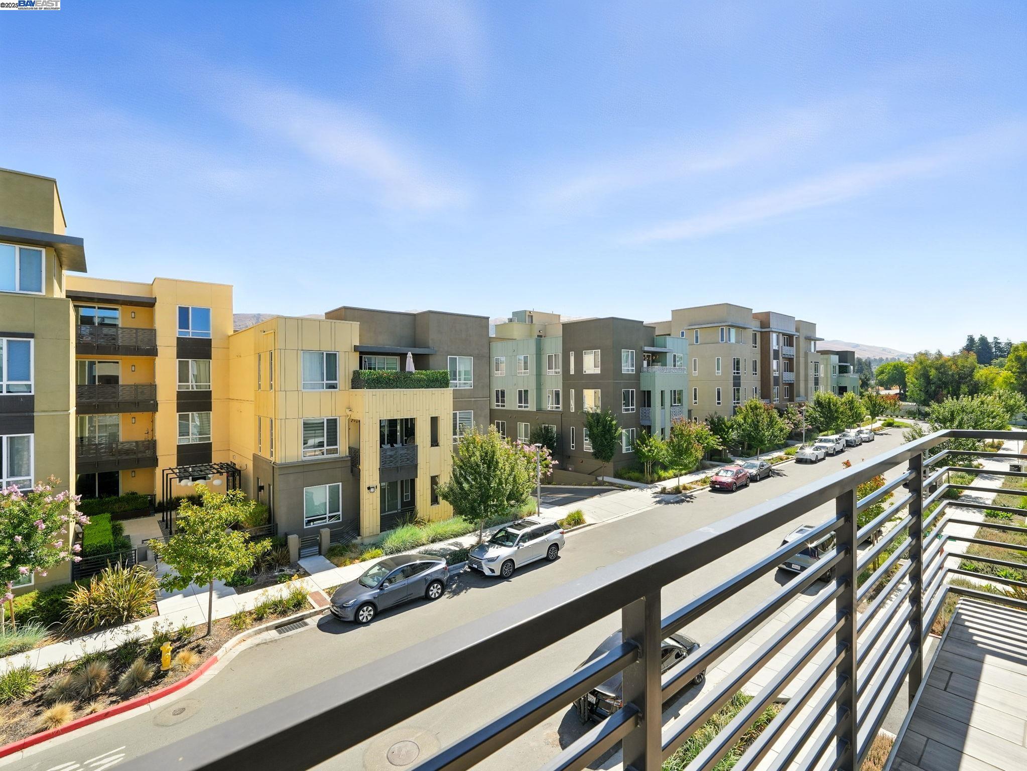 Detail Gallery Image 26 of 32 For 1748 Kilowatt #301,  Fremont,  CA 94538 - 3 Beds | 2/1 Baths