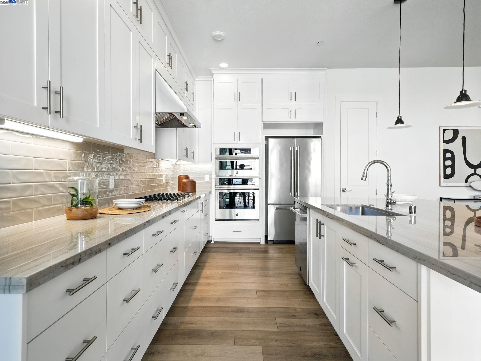 Detail Gallery Image 6 of 32 For 1748 Kilowatt #301,  Fremont,  CA 94538 - 3 Beds | 2/1 Baths