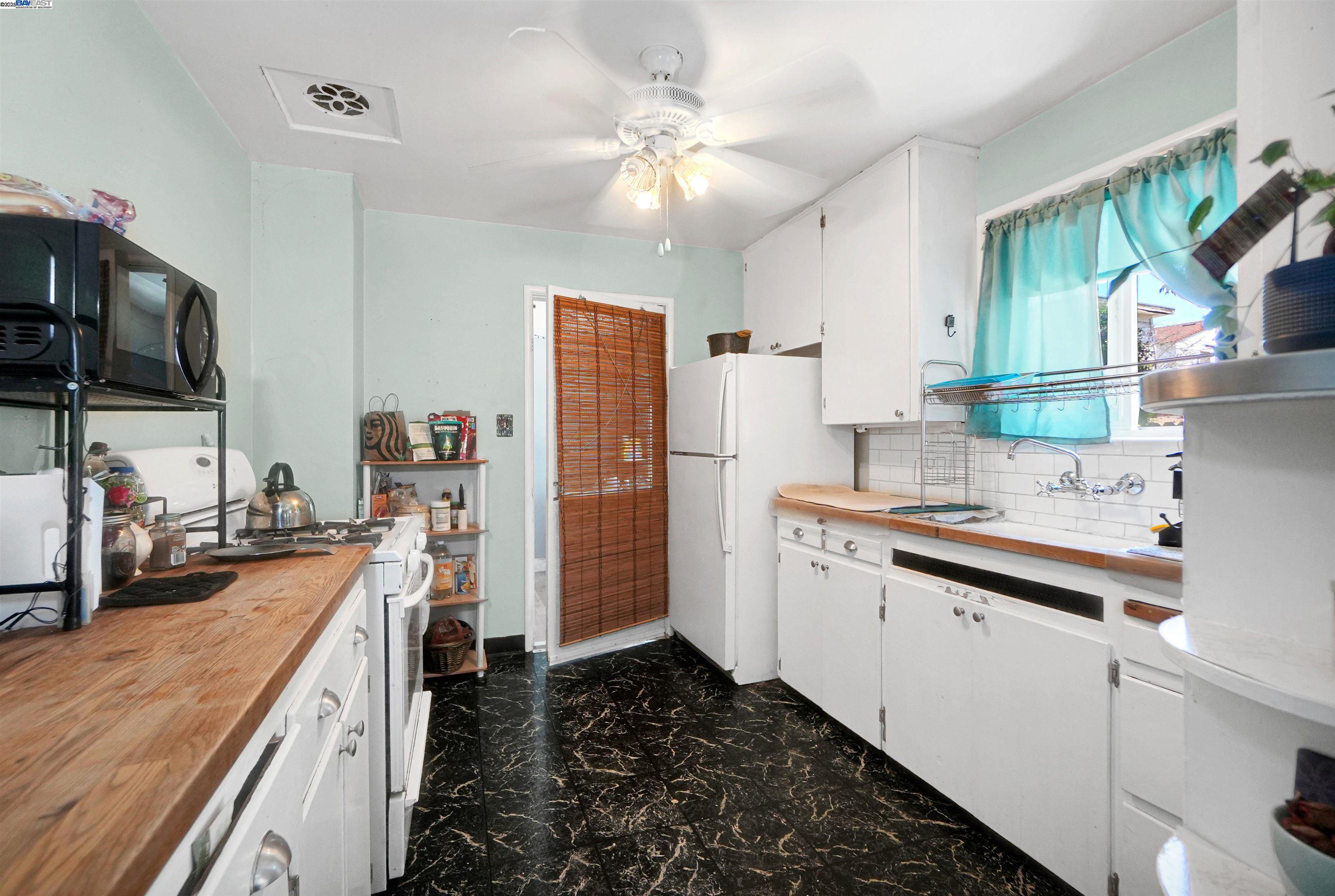 Detail Gallery Image 13 of 47 For 641 Jordan Way, Hayward,  CA 94541 - 3 Beds | 1 Baths