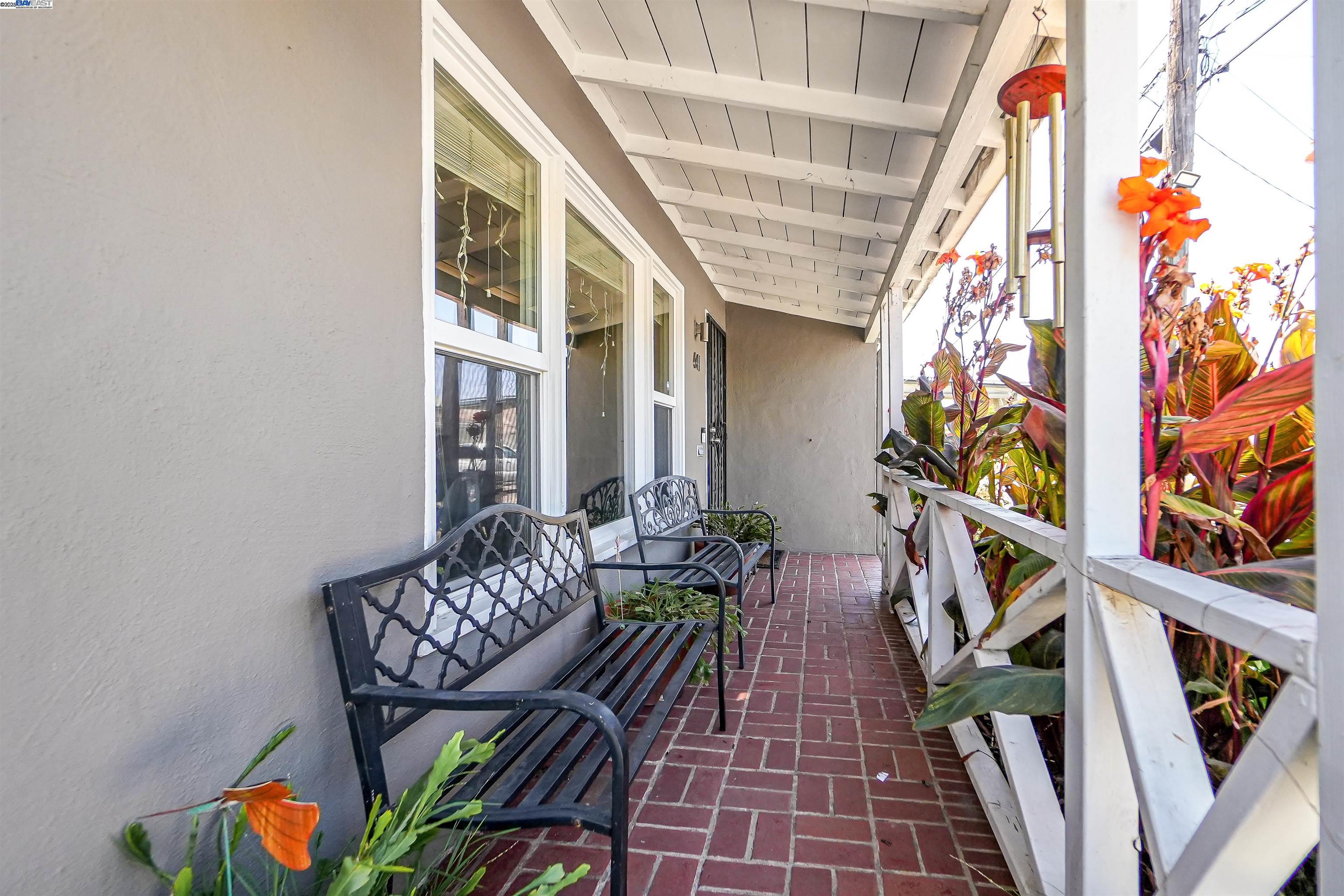 Detail Gallery Image 4 of 47 For 641 Jordan Way, Hayward,  CA 94541 - 3 Beds | 1 Baths