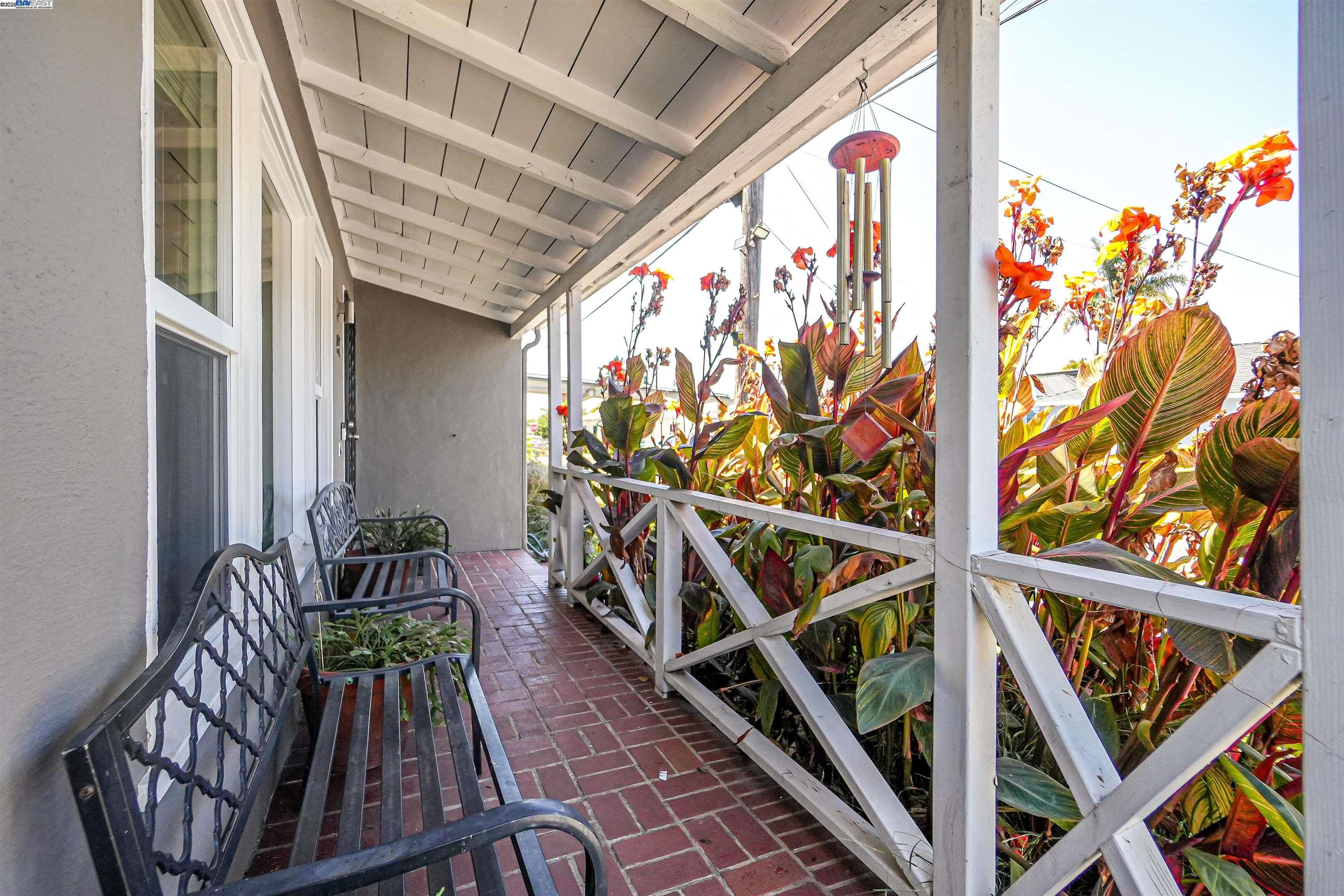 Detail Gallery Image 5 of 47 For 641 Jordan Way, Hayward,  CA 94541 - 3 Beds | 1 Baths