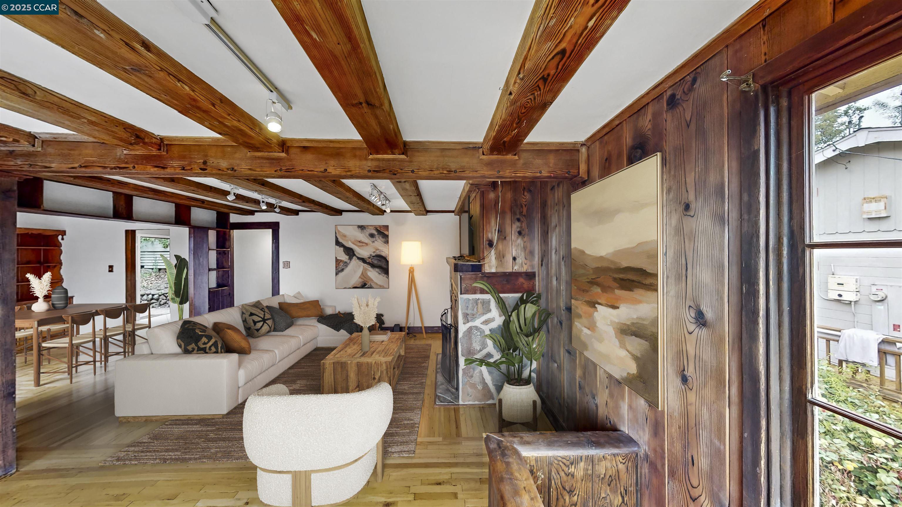 Detail Gallery Image 3 of 30 For 5716 Merriewood Drive, Oakland,  CA 94611 - 4 Beds | 2/1 Baths
