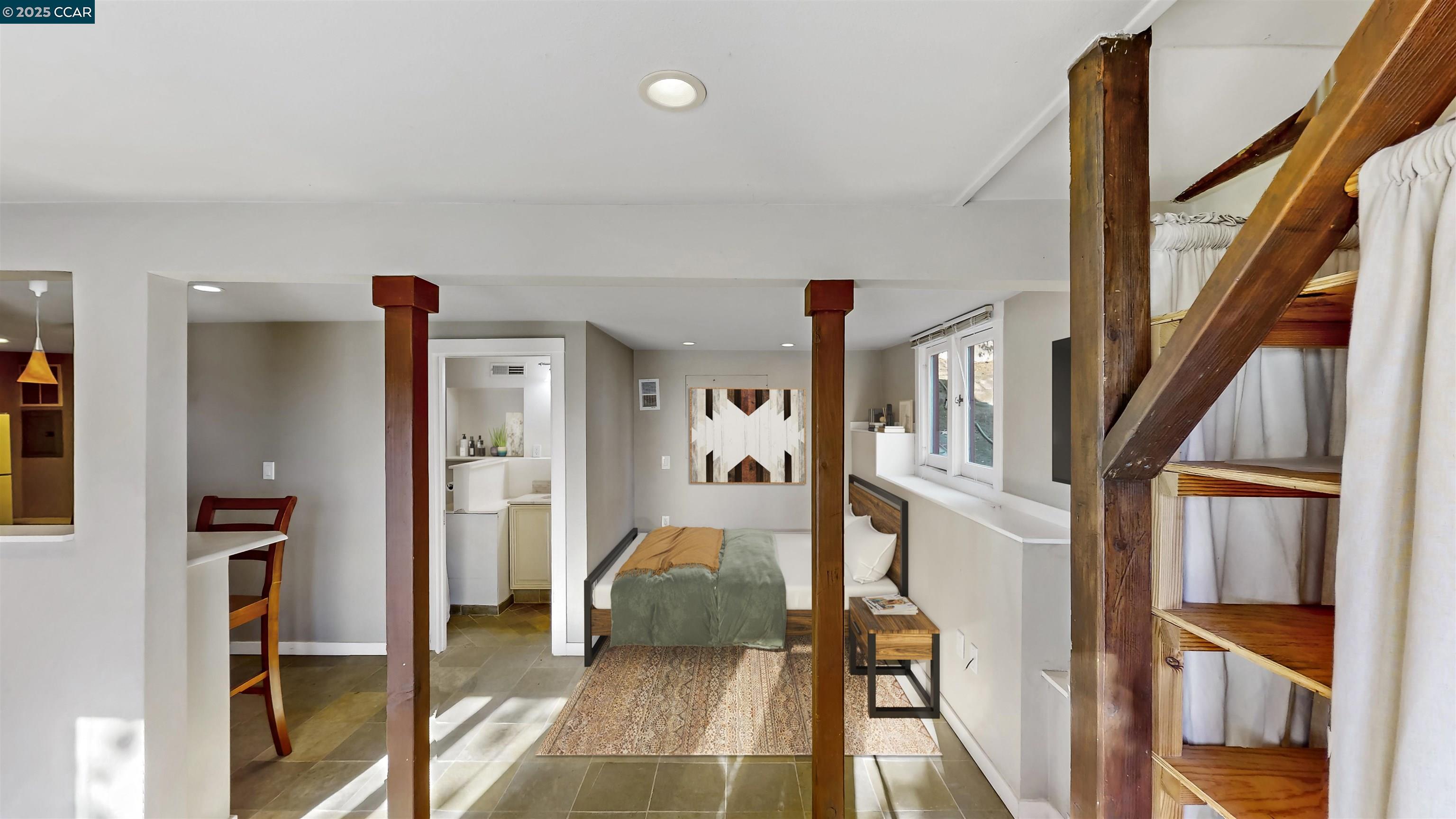 Detail Gallery Image 21 of 30 For 5716 Merriewood Drive, Oakland,  CA 94611 - 4 Beds | 2/1 Baths
