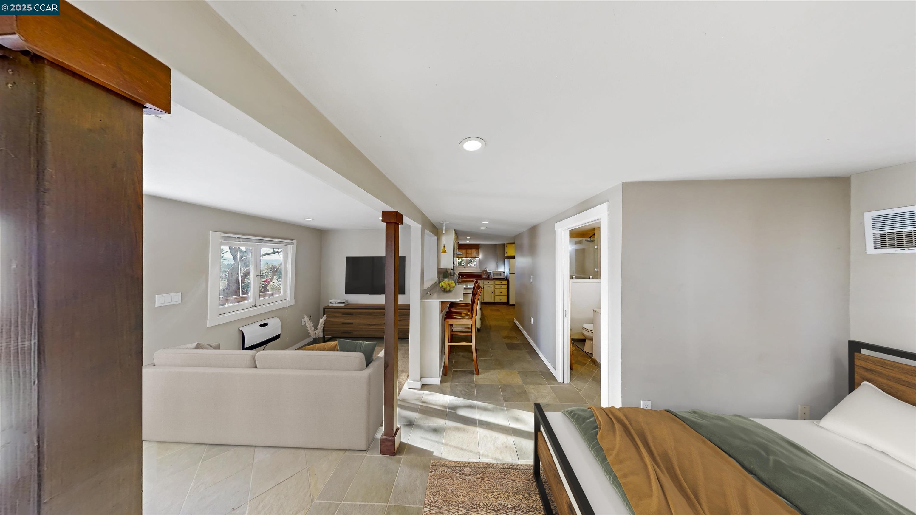 Detail Gallery Image 24 of 30 For 5716 Merriewood Drive, Oakland,  CA 94611 - 4 Beds | 2/1 Baths