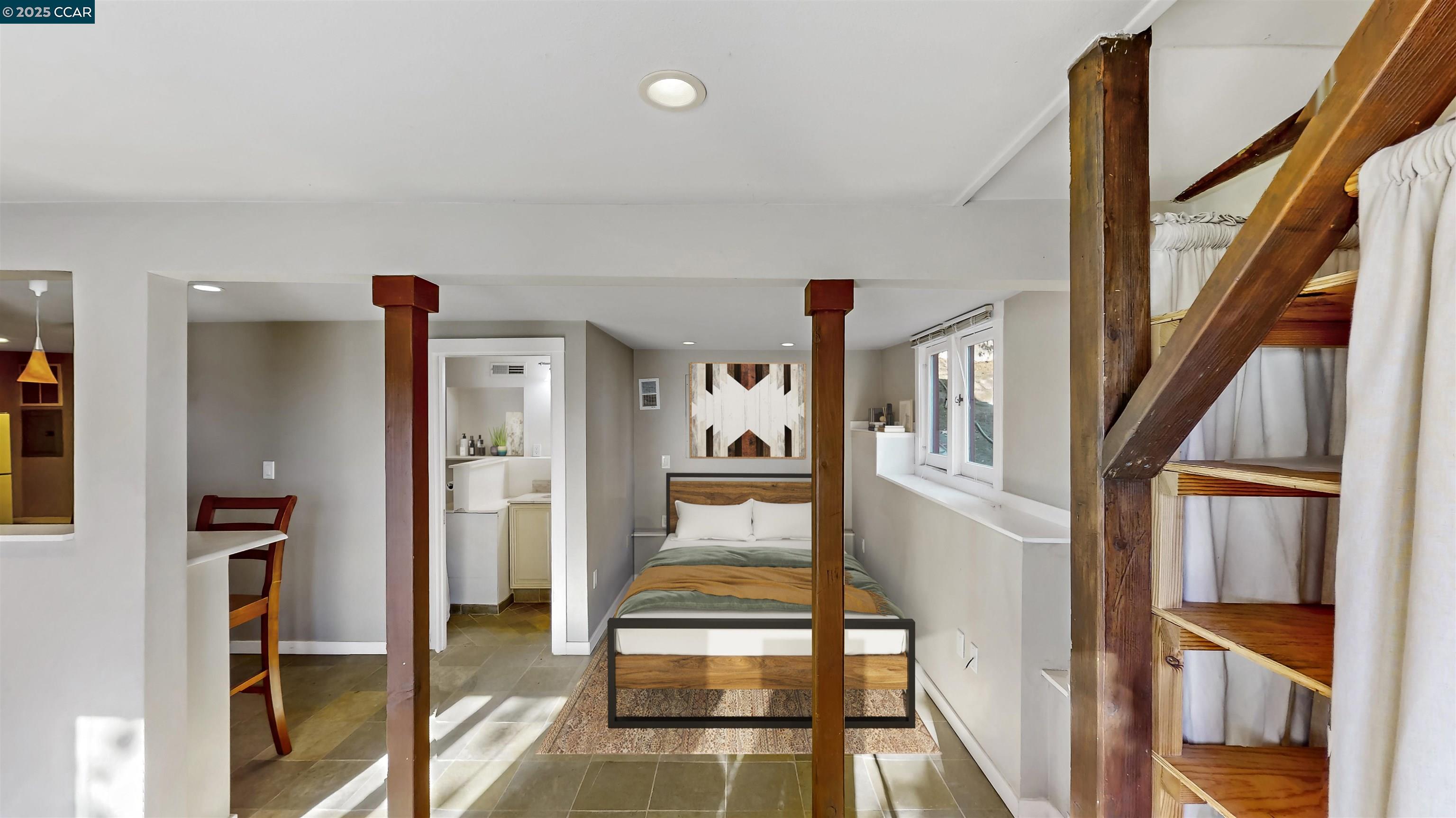 Detail Gallery Image 27 of 30 For 5716 Merriewood Drive, Oakland,  CA 94611 - 4 Beds | 2/1 Baths