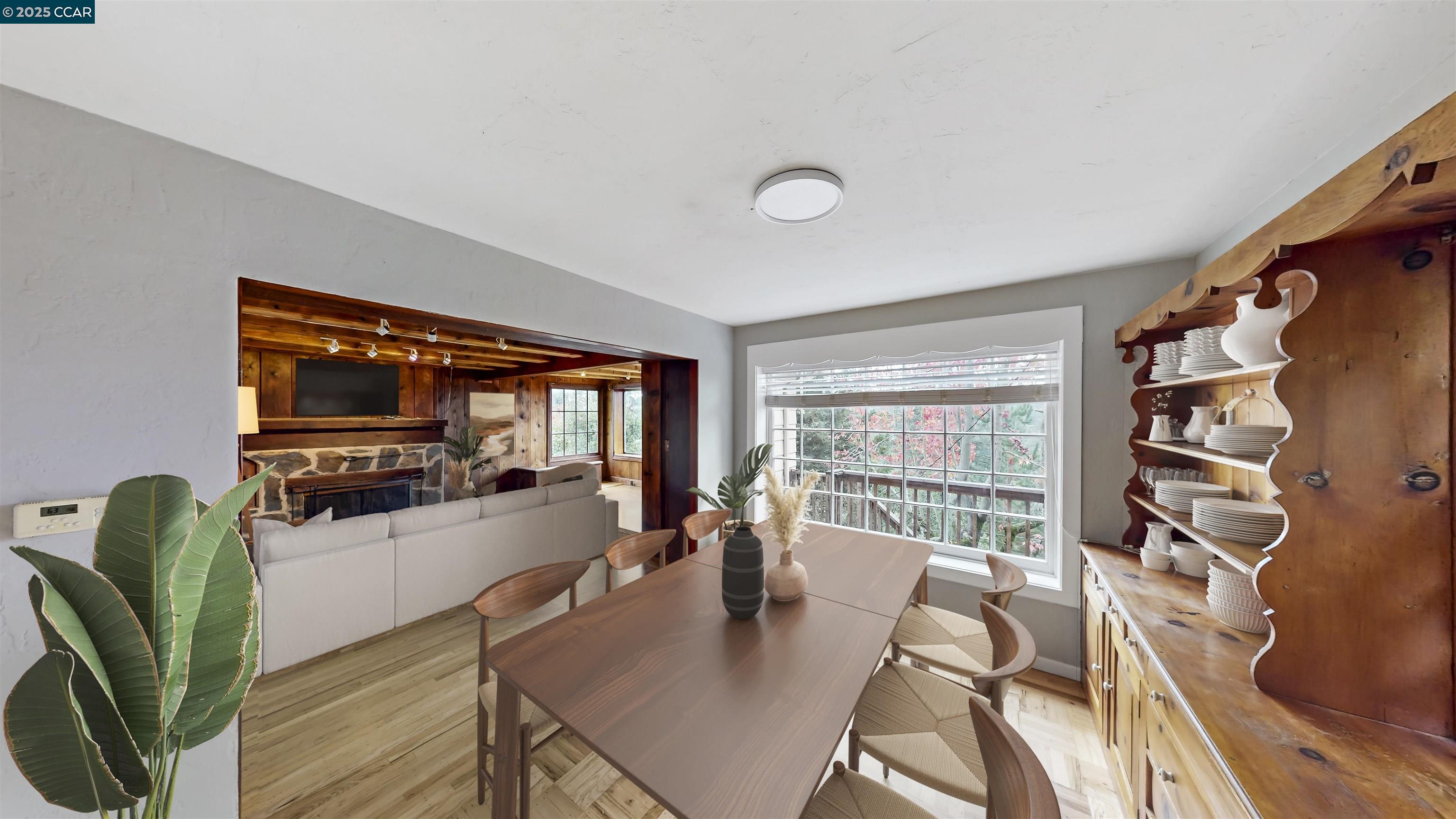 Detail Gallery Image 9 of 30 For 5716 Merriewood Drive, Oakland,  CA 94611 - 4 Beds | 2/1 Baths