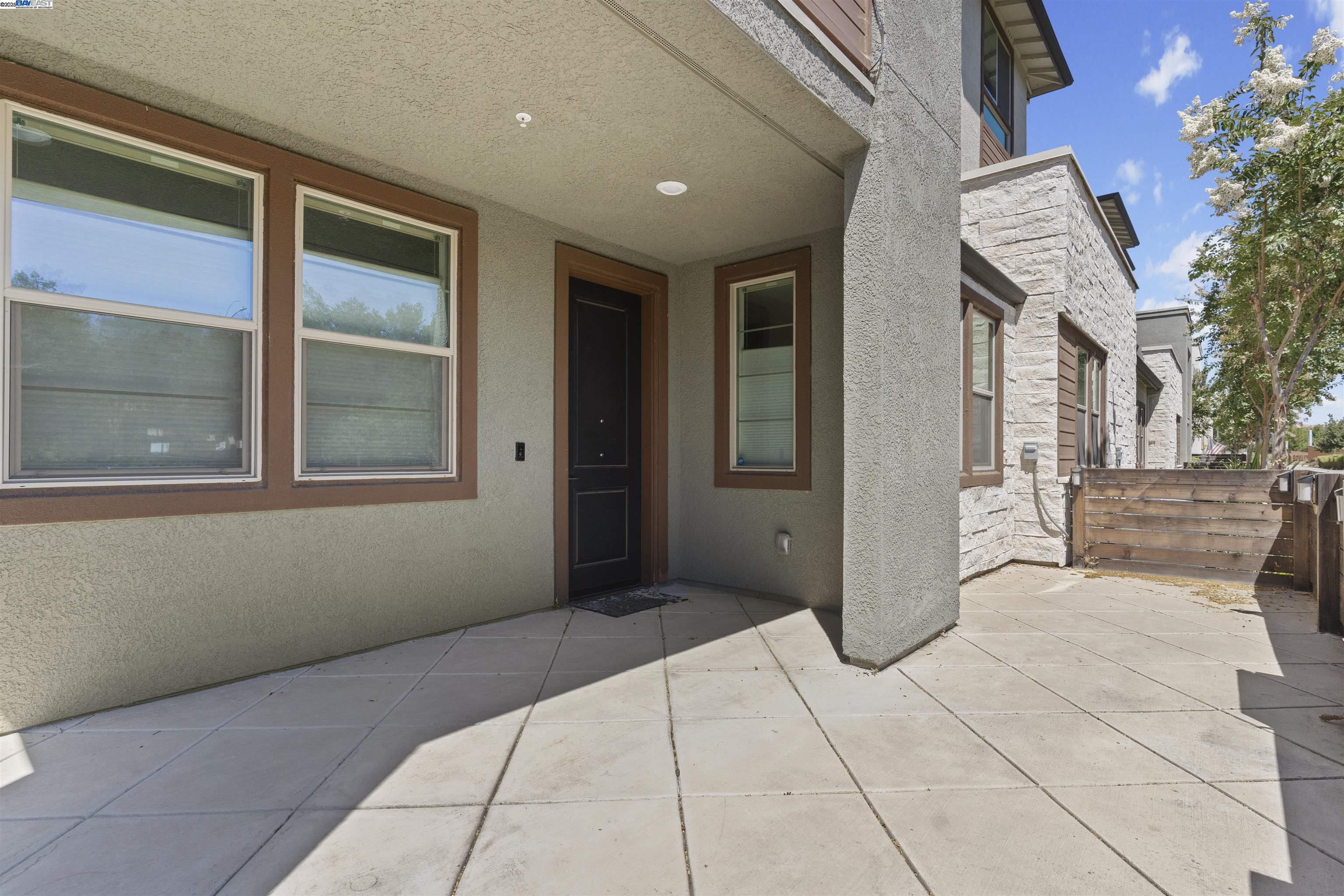 Detail Gallery Image 2 of 45 For 5821 Midnight Pl #D,  Dublin,  CA 94568 - 3 Beds | 2 Baths