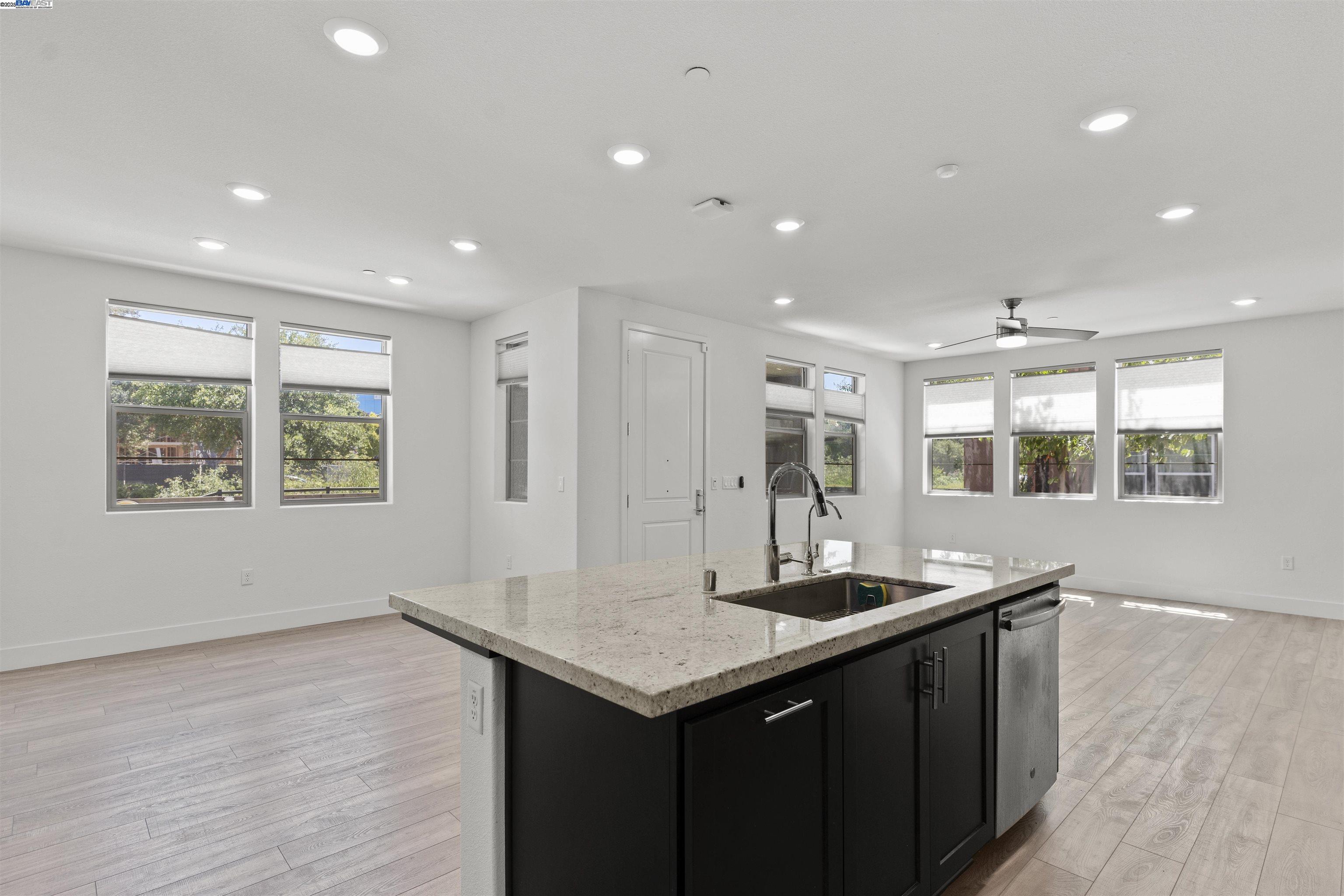 Detail Gallery Image 11 of 45 For 5821 Midnight Pl #D,  Dublin,  CA 94568 - 3 Beds | 2 Baths