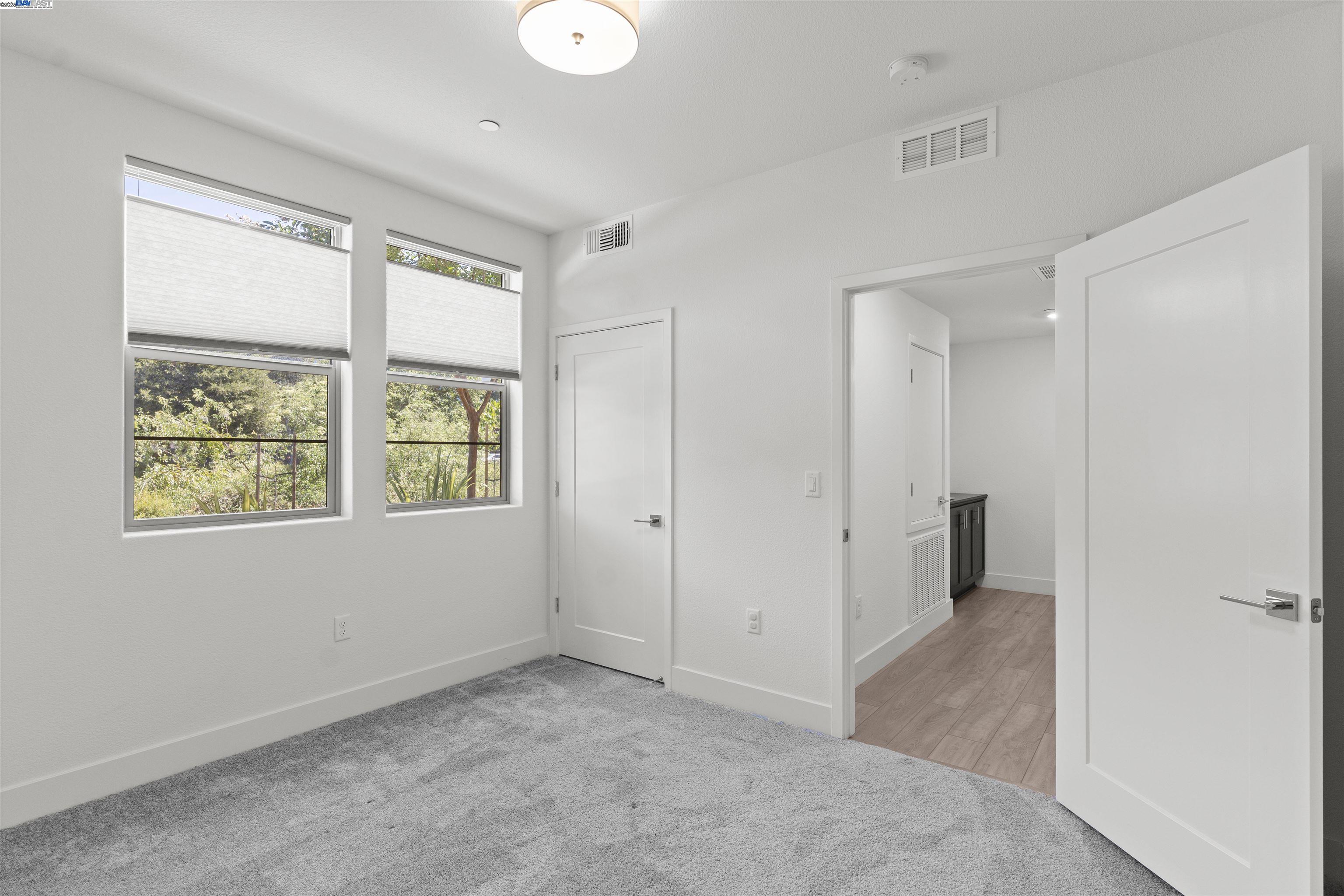 Detail Gallery Image 19 of 45 For 5821 Midnight Pl #D,  Dublin,  CA 94568 - 3 Beds | 2 Baths