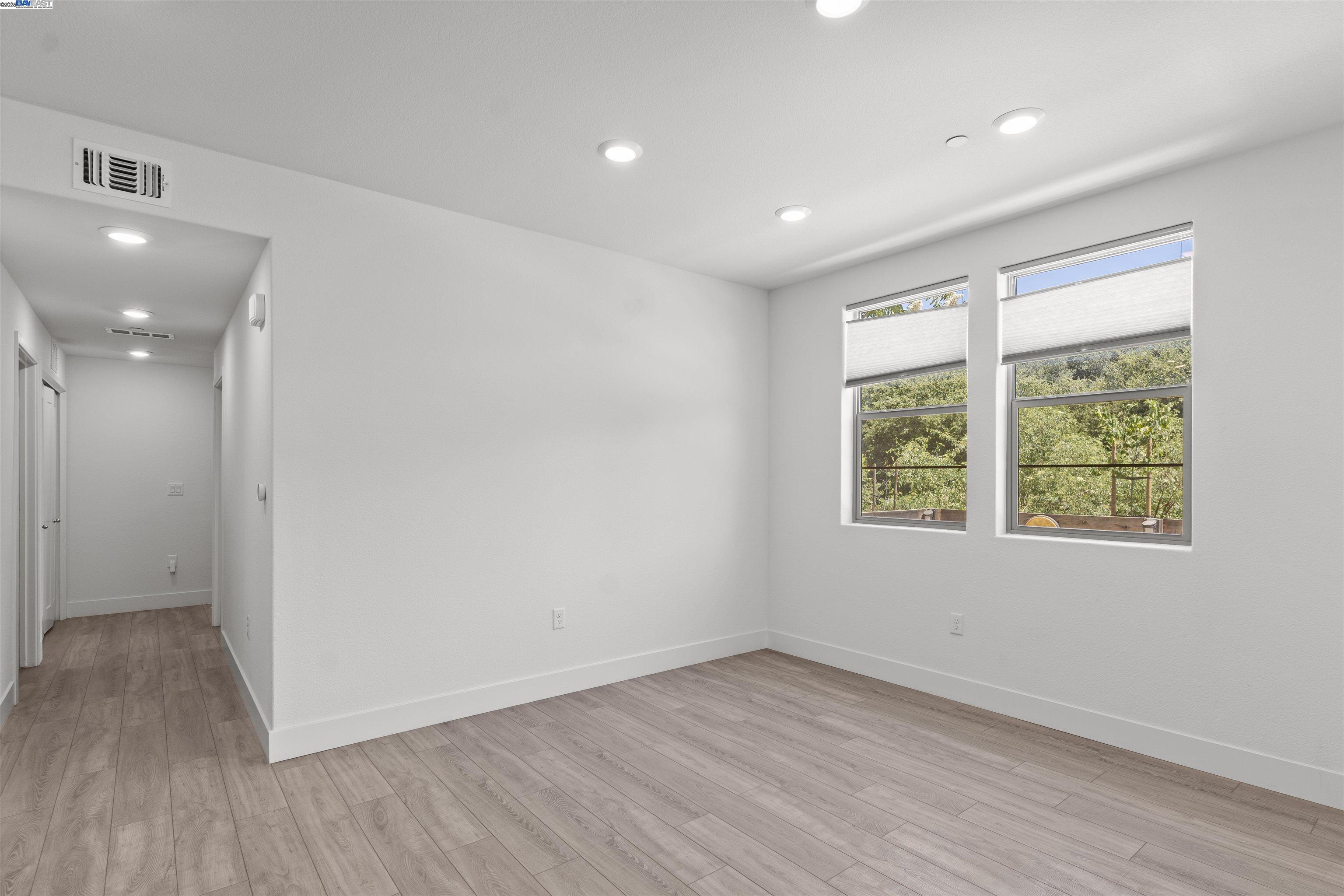 Detail Gallery Image 22 of 45 For 5821 Midnight Pl #D,  Dublin,  CA 94568 - 3 Beds | 2 Baths