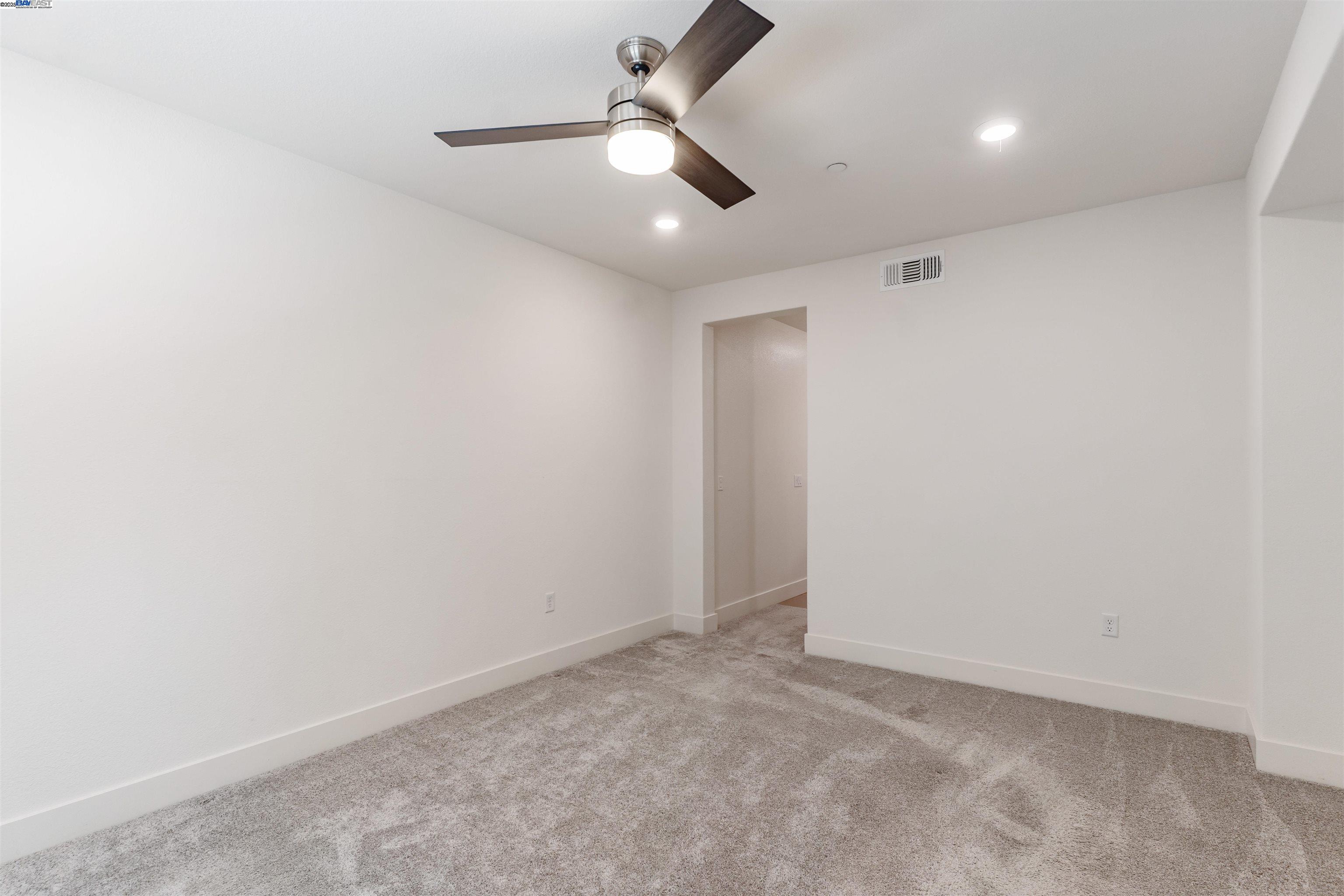 Detail Gallery Image 25 of 45 For 5821 Midnight Pl #D,  Dublin,  CA 94568 - 3 Beds | 2 Baths