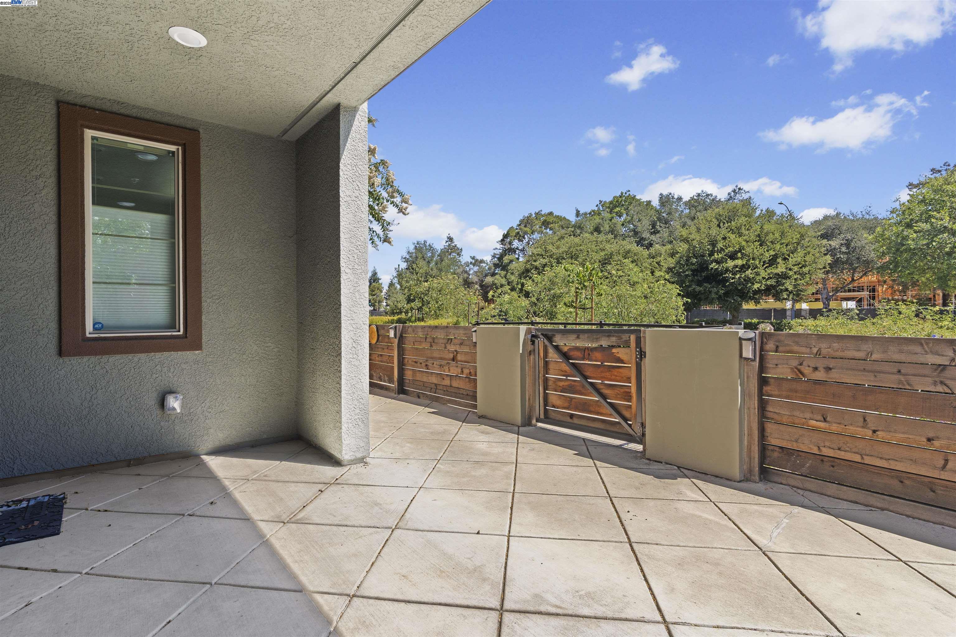 Detail Gallery Image 4 of 45 For 5821 Midnight Pl #D,  Dublin,  CA 94568 - 3 Beds | 2 Baths