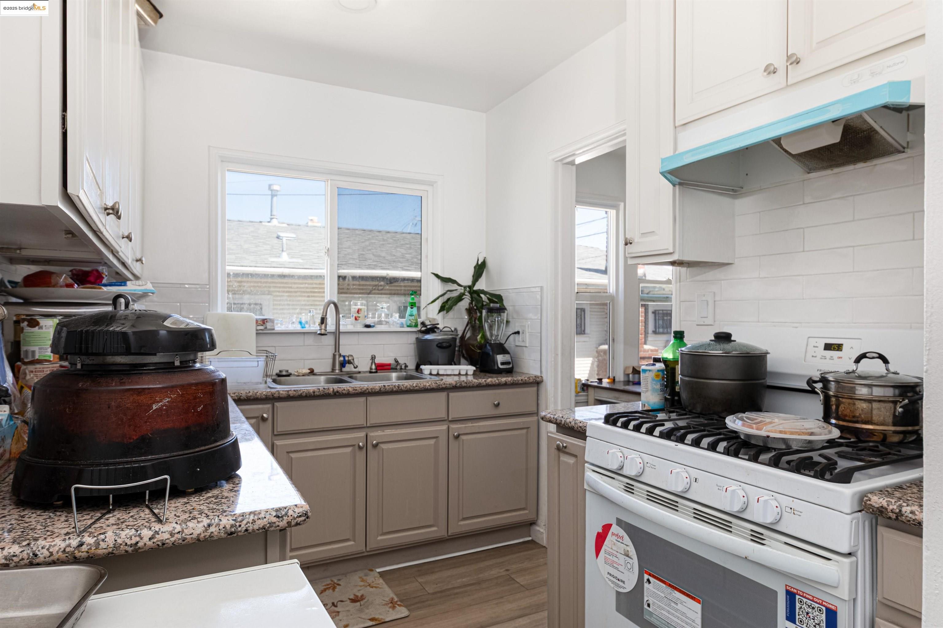 Detail Gallery Image 24 of 28 For 1821 74th Ave, Oakland,  CA 94621 - – Beds | – Baths