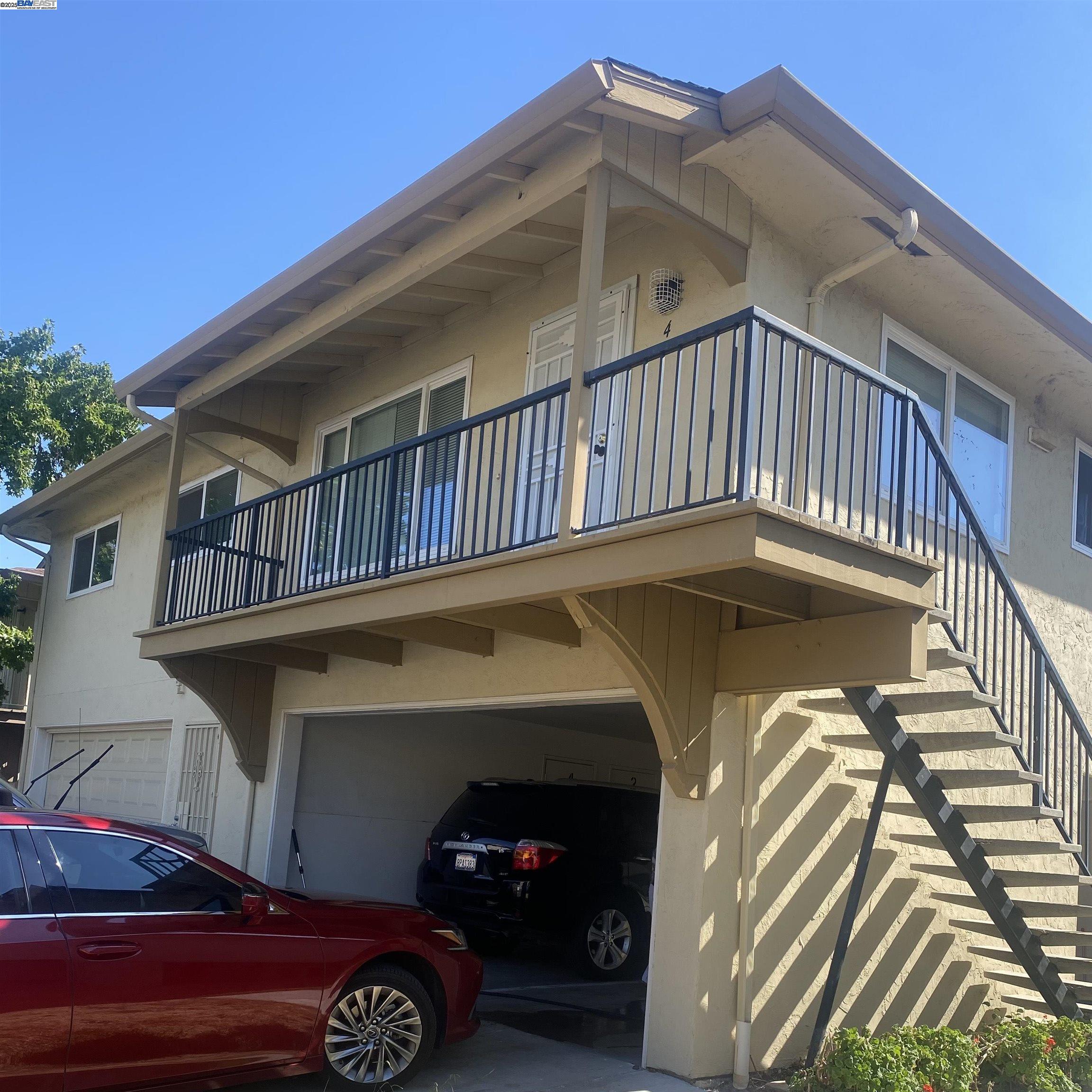 Detail Gallery Image 1 of 13 For 2304 Peppertree #4,  Antioch,  CA 94509 - 2 Beds | 1 Baths