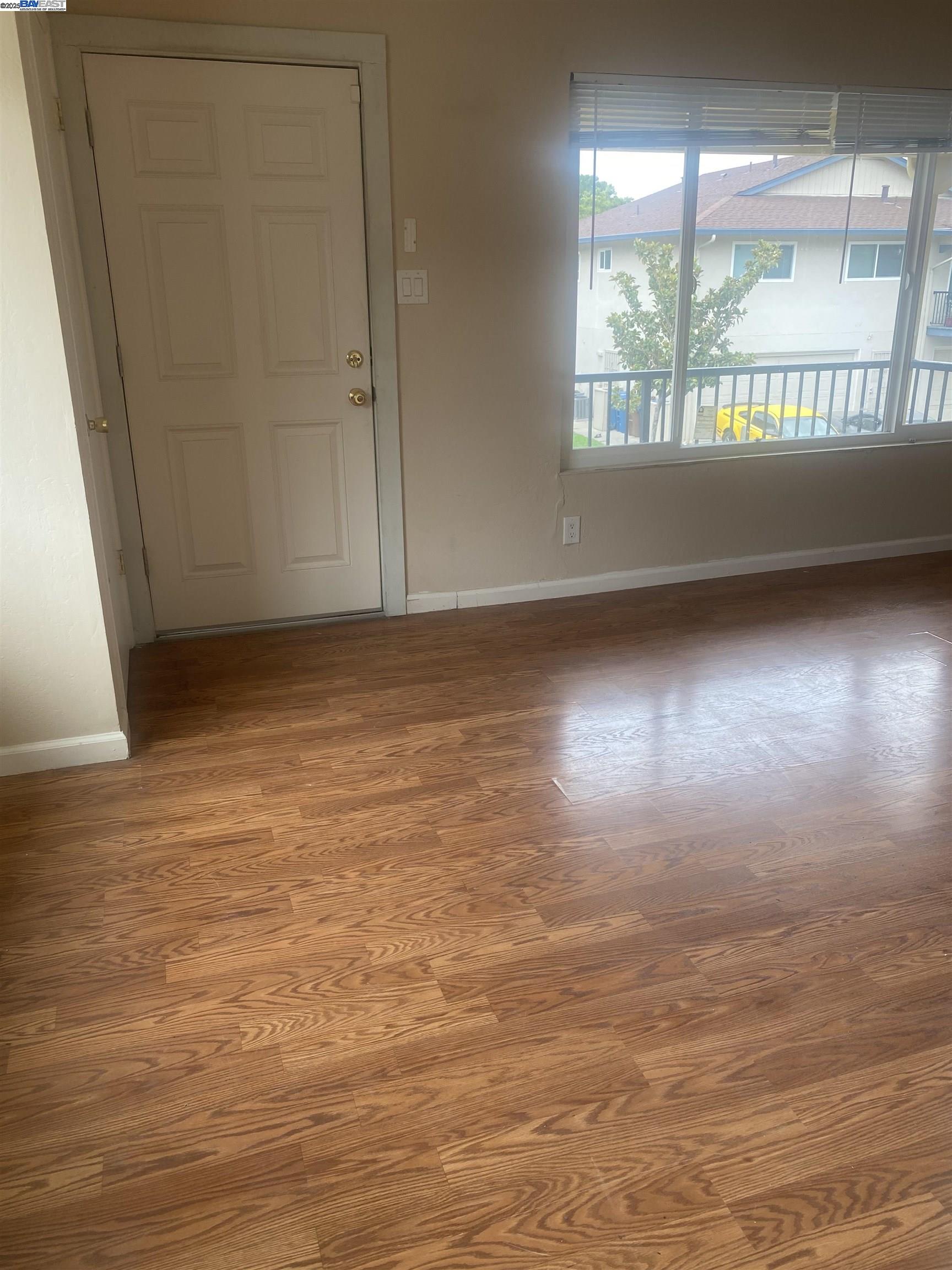 Detail Gallery Image 4 of 13 For 2304 Peppertree #4,  Antioch,  CA 94509 - 2 Beds | 1 Baths